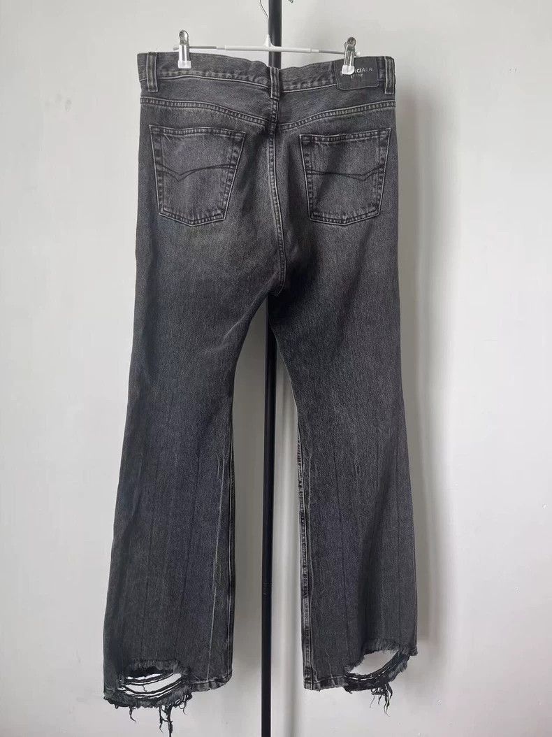 Balenciaga Balenciaga size S Flared Jeans Size US 26 / EU 42 - 2 Thumbnail
