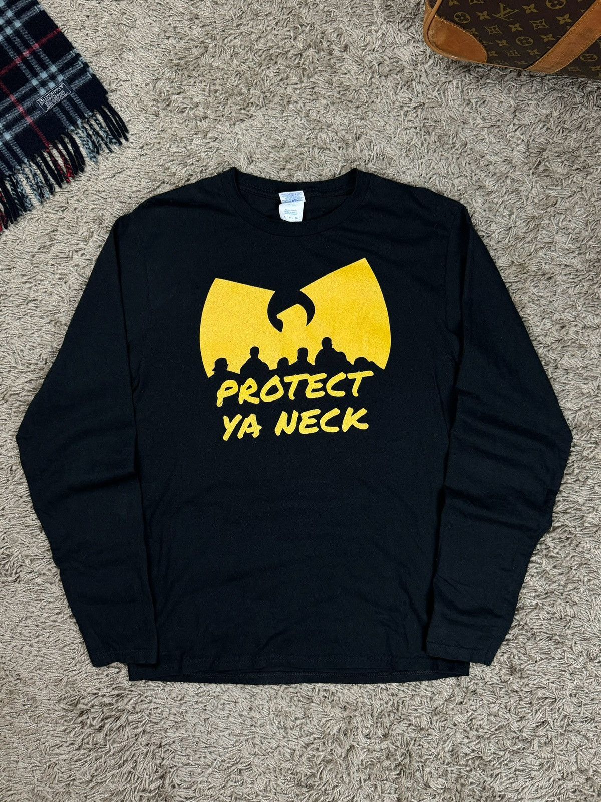 Rap Tees × Wu-Tang Clan Wu Tang Protect Ya Neck Rap tee y2k original hip-hop item Size US S / EU 44-46 / 1 - 1 Thumbnail