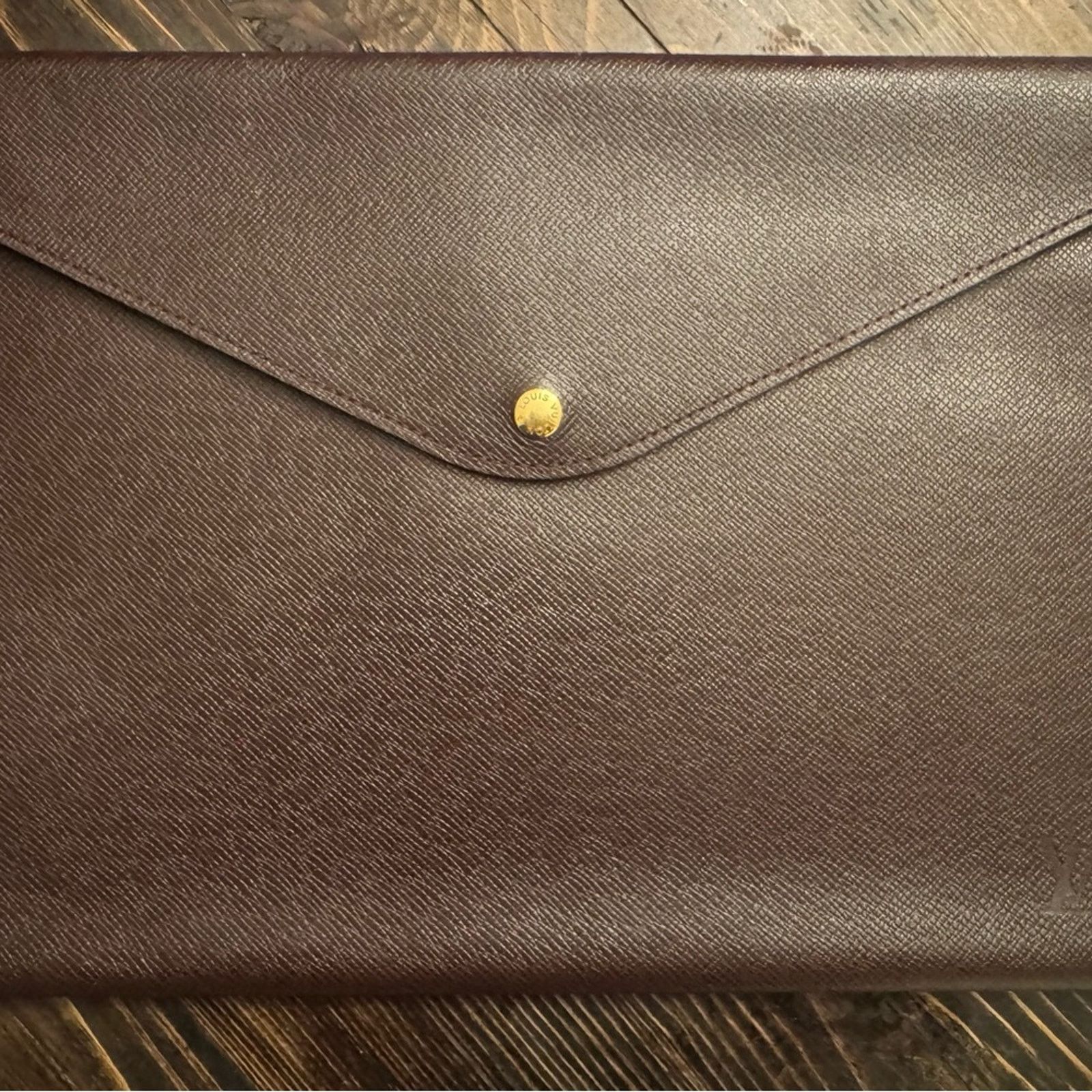 Louis Vuitton Louis Vuitton Taiga plum brown leather portfolio Size ONE SIZE - 4 Thumbnail
