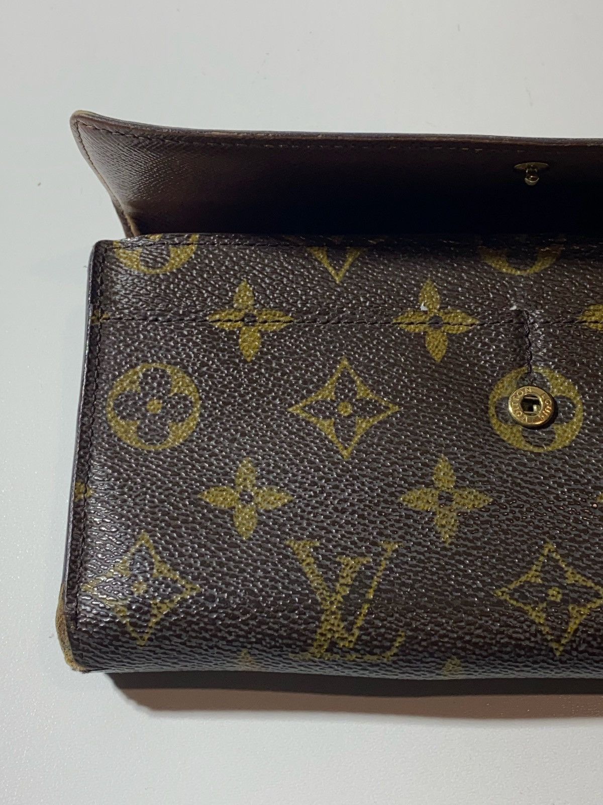 Louis Vuitton Authentic Vintage Louis Vuitton Monogram Wallet Size ONE SIZE - 14 Thumbnail