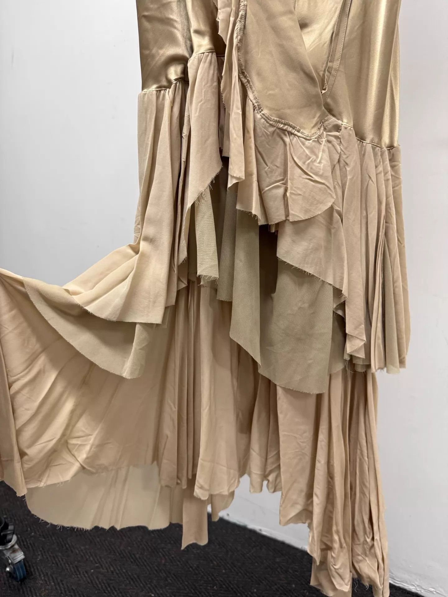 Undercover UNDERCOVER Women's Langui Ruffled Hem Long Dress Beige Size L / US 10 / IT 46 - 3 Thumbnail