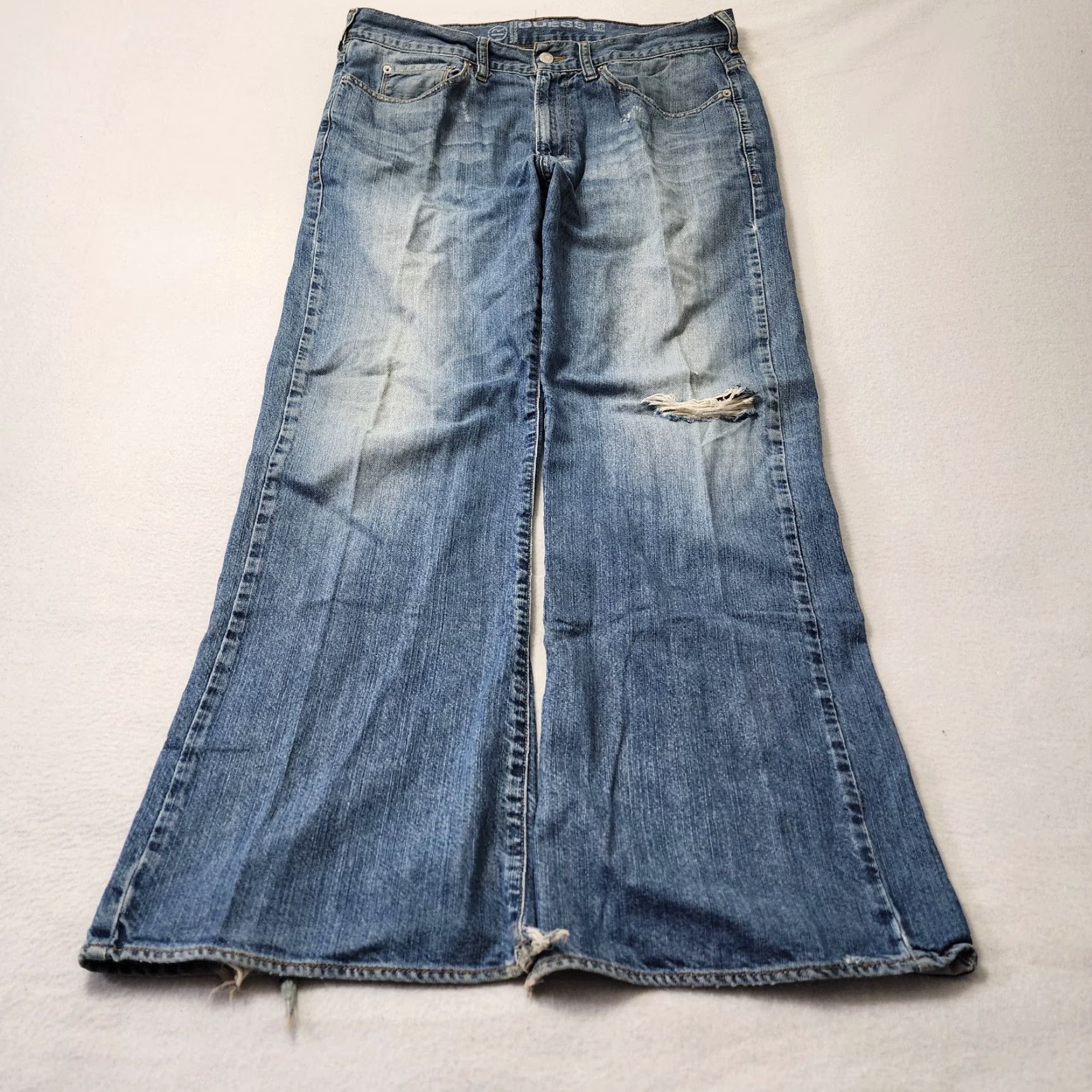 Guess VINTAGE Guess Baggy Jeans Mens 36x32 Blue Fade Distressed Grunge Wide L eg Skater Mens Size US 36 / EU 52 - 3 Thumbnail