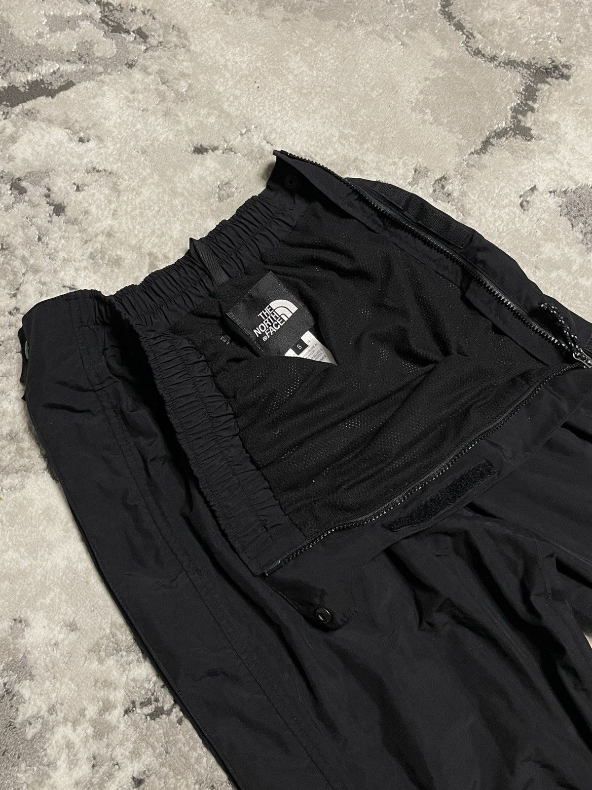The North Face Vintage The North Face Nylon Full Zip Pants Arcteryx Oakley Size US 30 / EU 46 - 8 Thumbnail
