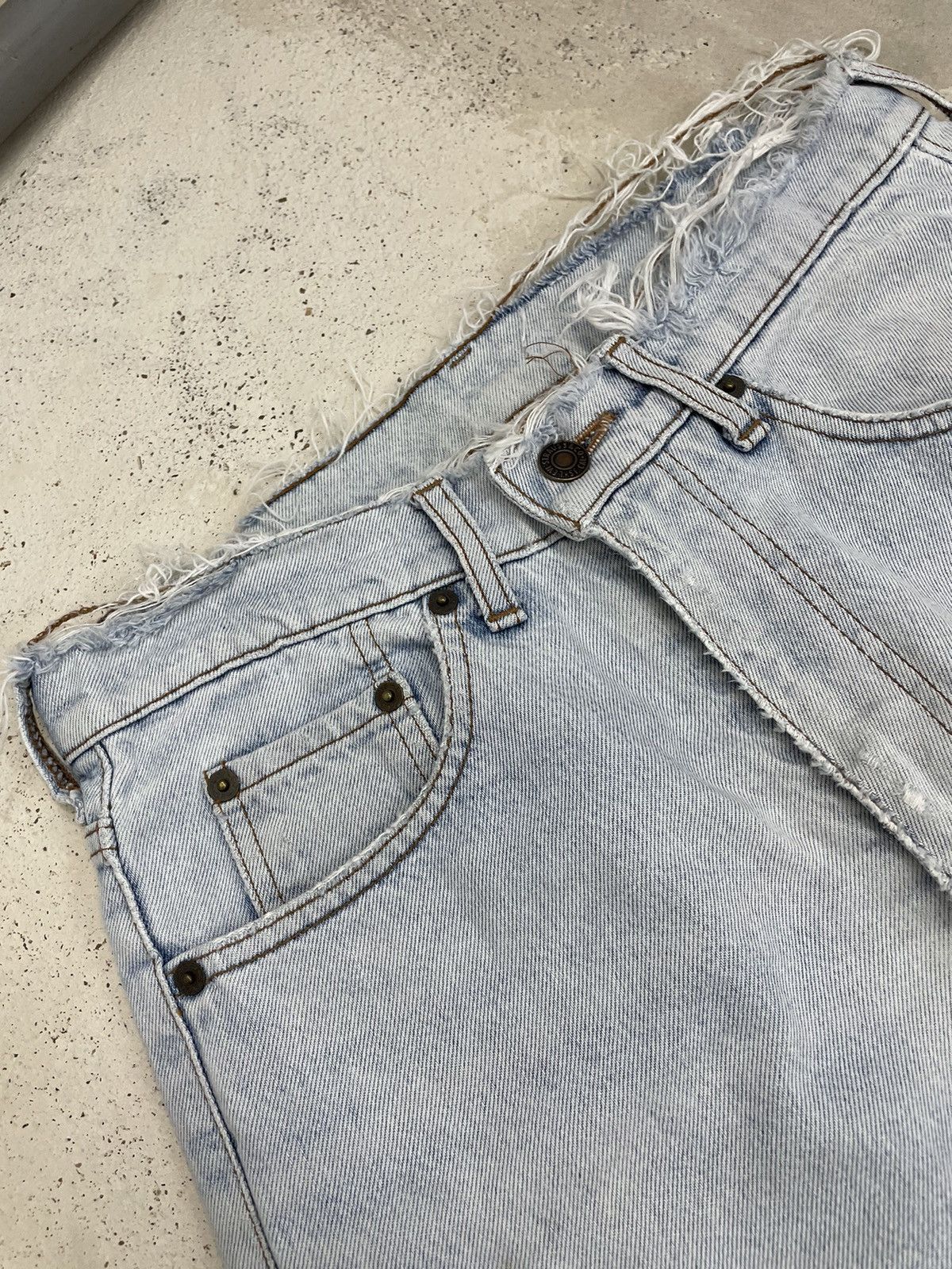 Levi's Vintage Levis Light Wash Distressed Denim Pants (AE5) Size US 28 / EU 44 - 11 Thumbnail