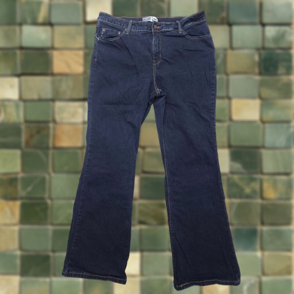 Levi's VINTAGE Levi's Signature At Waist Bootcut Jeans Size 14 Misses Dark Wash Y2K 2000s Denim Jeans Size 36" / US 14 / IT 50 - 1 Thumbnail
