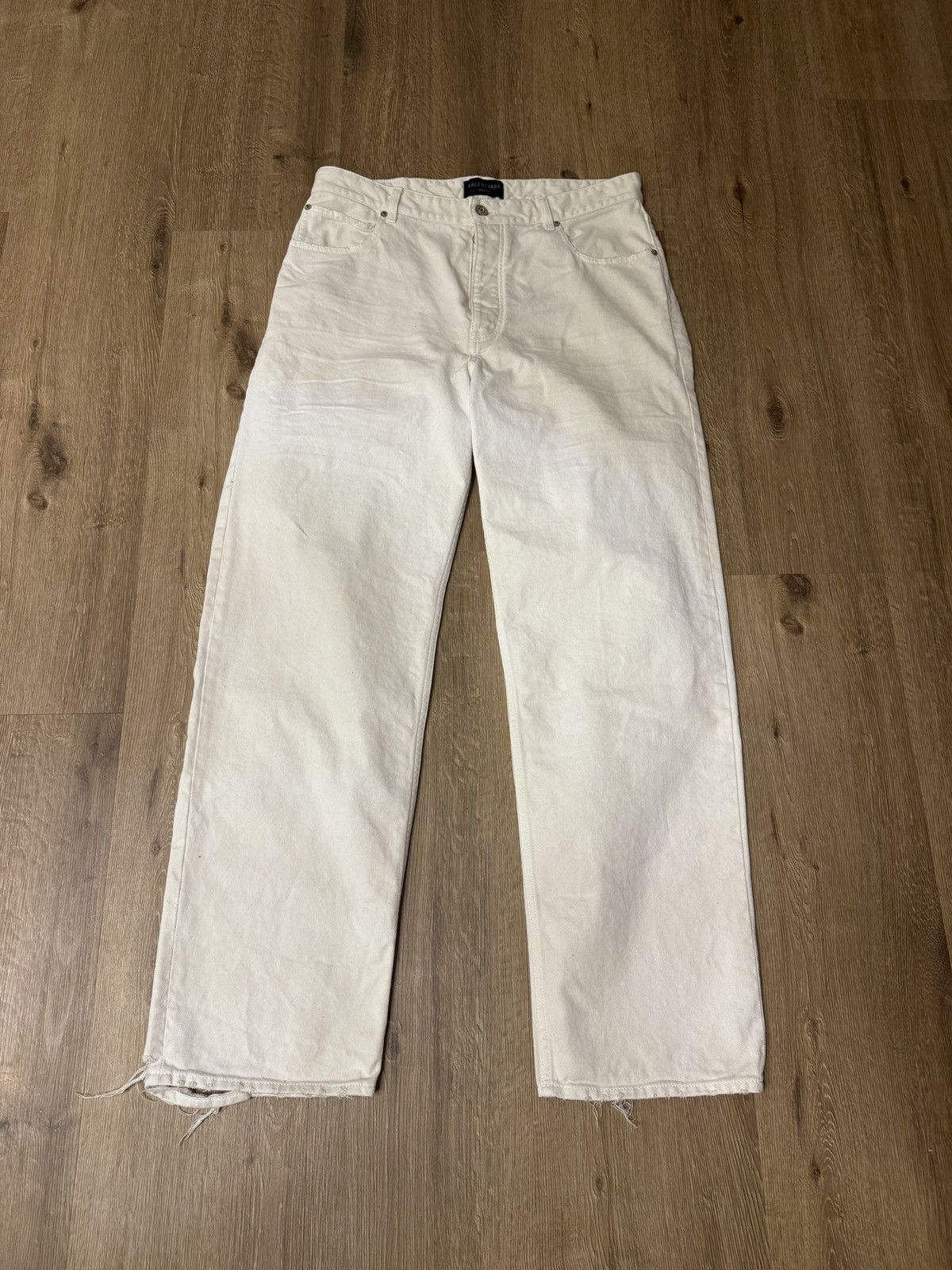 Balenciaga Balenciaga white wide baggy distressed jeans Size US 32 / EU 48 - 1 Thumbnail