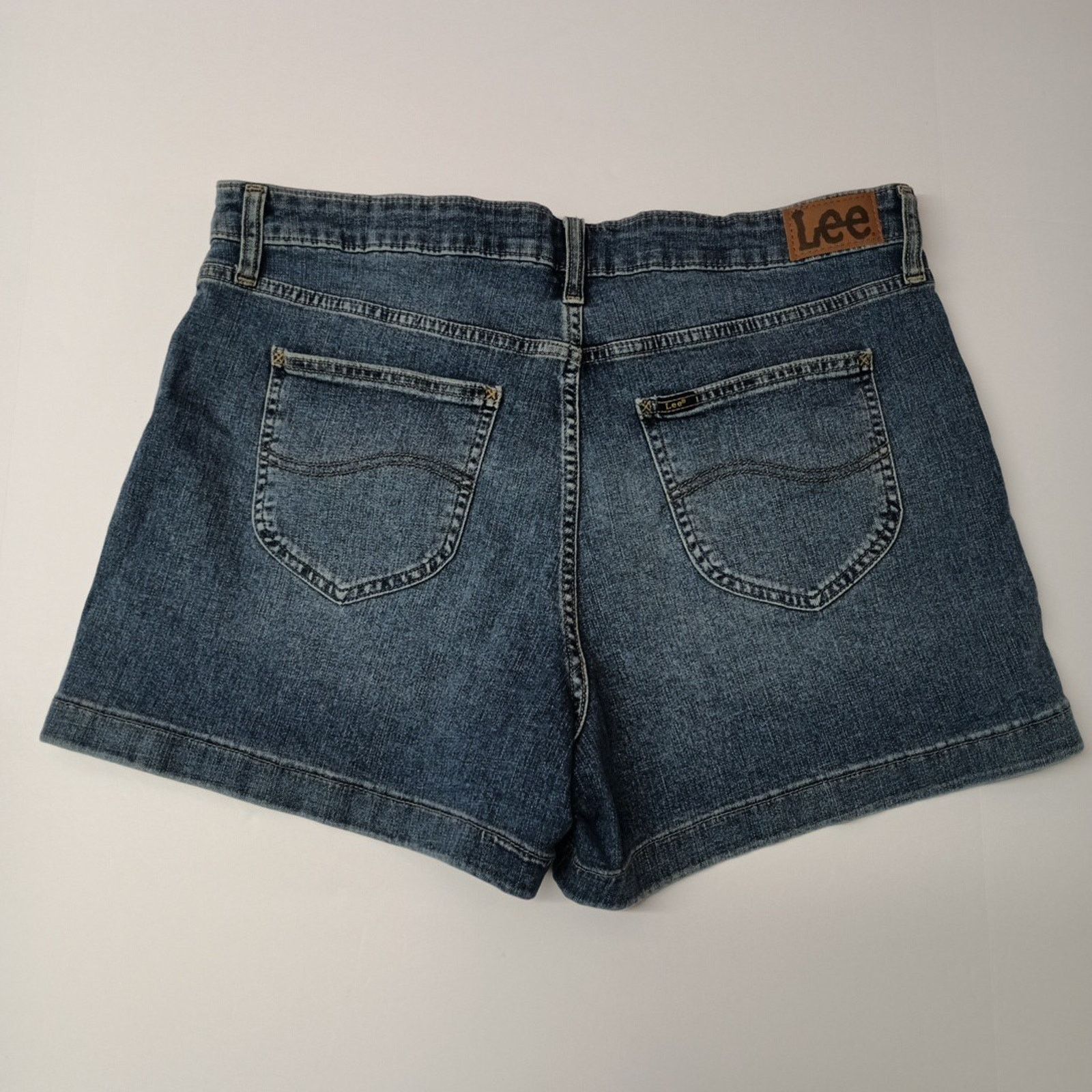 Lee Lee Women's Relaxed Fit 4” Inseam Denim Shorts Size 18 Blue Size 40" / US 18 - 4 Thumbnail