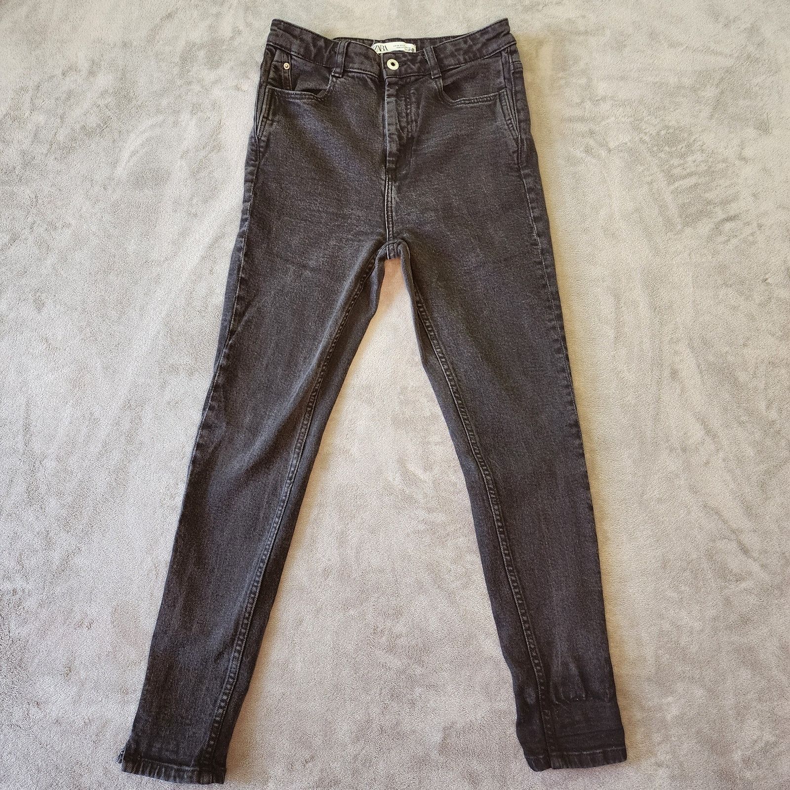 Zara Zara Women size 8 Black Faded Wash Tapered Jeans 28x26 Size 30" / US 8 / IT 44 - 1 Thumbnail