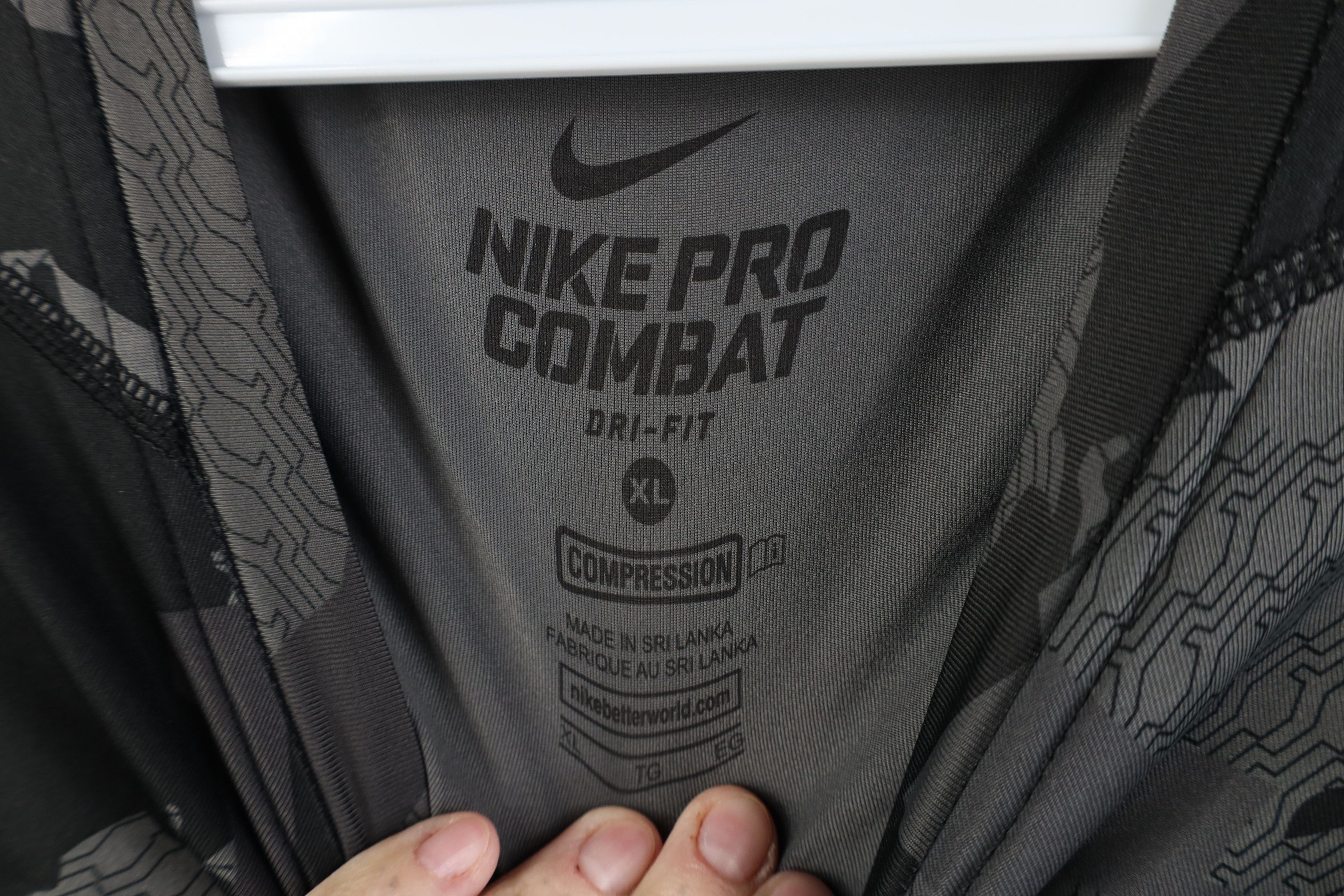 Nike Nike Pro Combat Camouflage Training Short Sleeve T-Shirt Size US XL / EU 56 / 4 - 8 Thumbnail