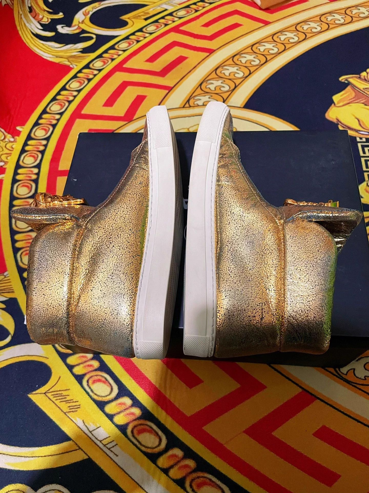 Versace Versace Gold Cracked Kangaroo Leather Hi-Top Sneakers 40 Size US 7 / EU 40 - 5 Thumbnail