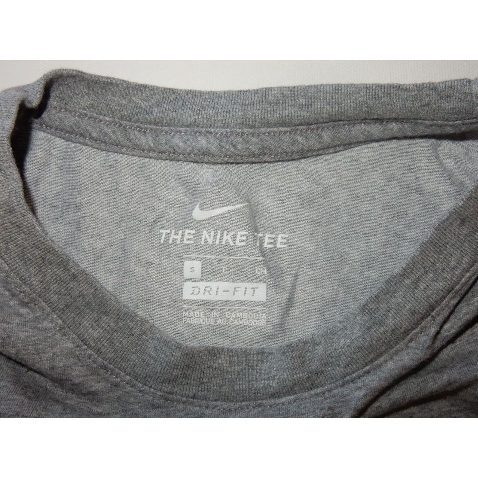 Nike Nike Men's T-Shirt Size Small Gray Activewear Cotton Blend Short Sleeve Size US S / EU 44-46 / 1 - 3 Thumbnail
