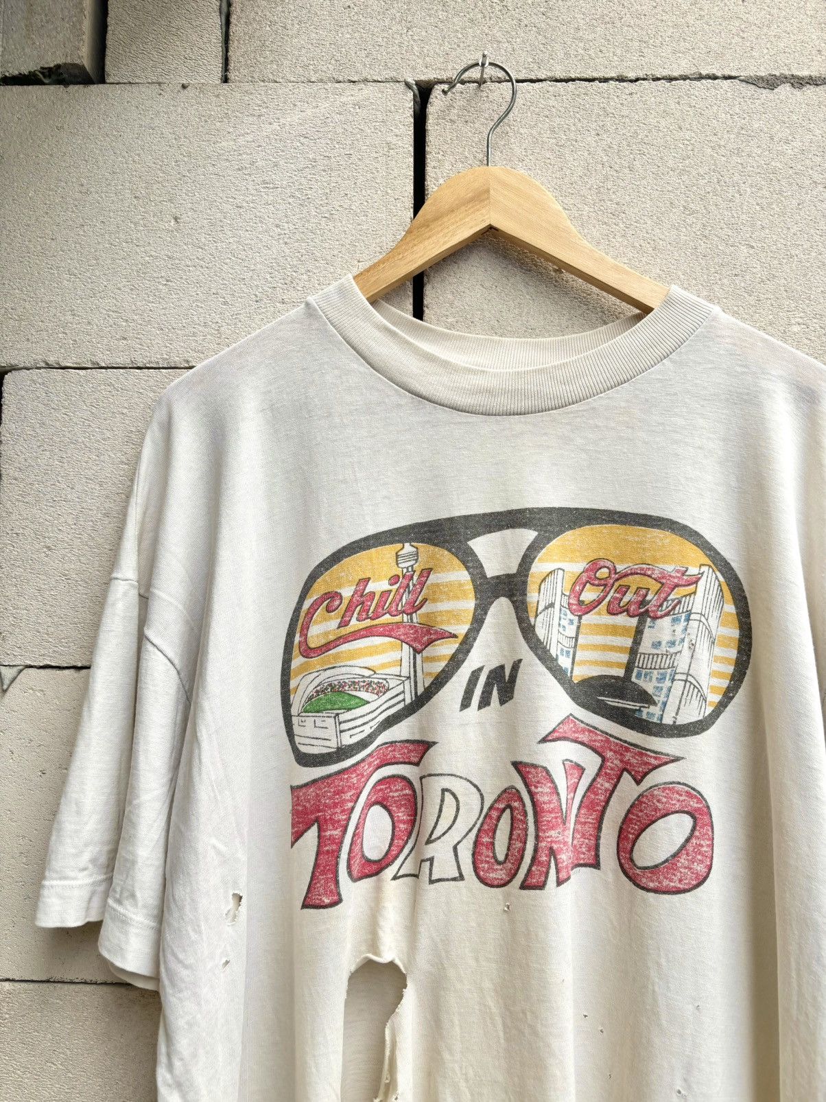 Vintage Thrashed Sun Faded TORONTO Boxy Tee Shirt Distressed ERD Size US XXL / EU 58 / 5 - 2 Thumbnail