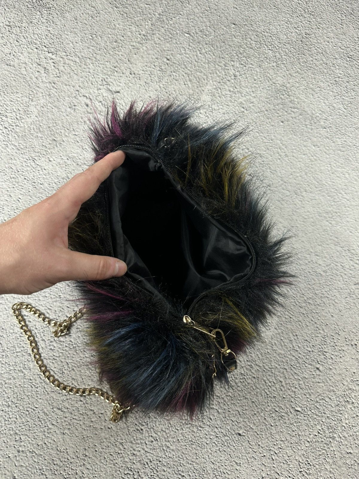 Japanese Brand Crazy Y2K Fur Fuzzy Japan Bag Opium Effected SK8 Style Size ONE SIZE - 5 Thumbnail
