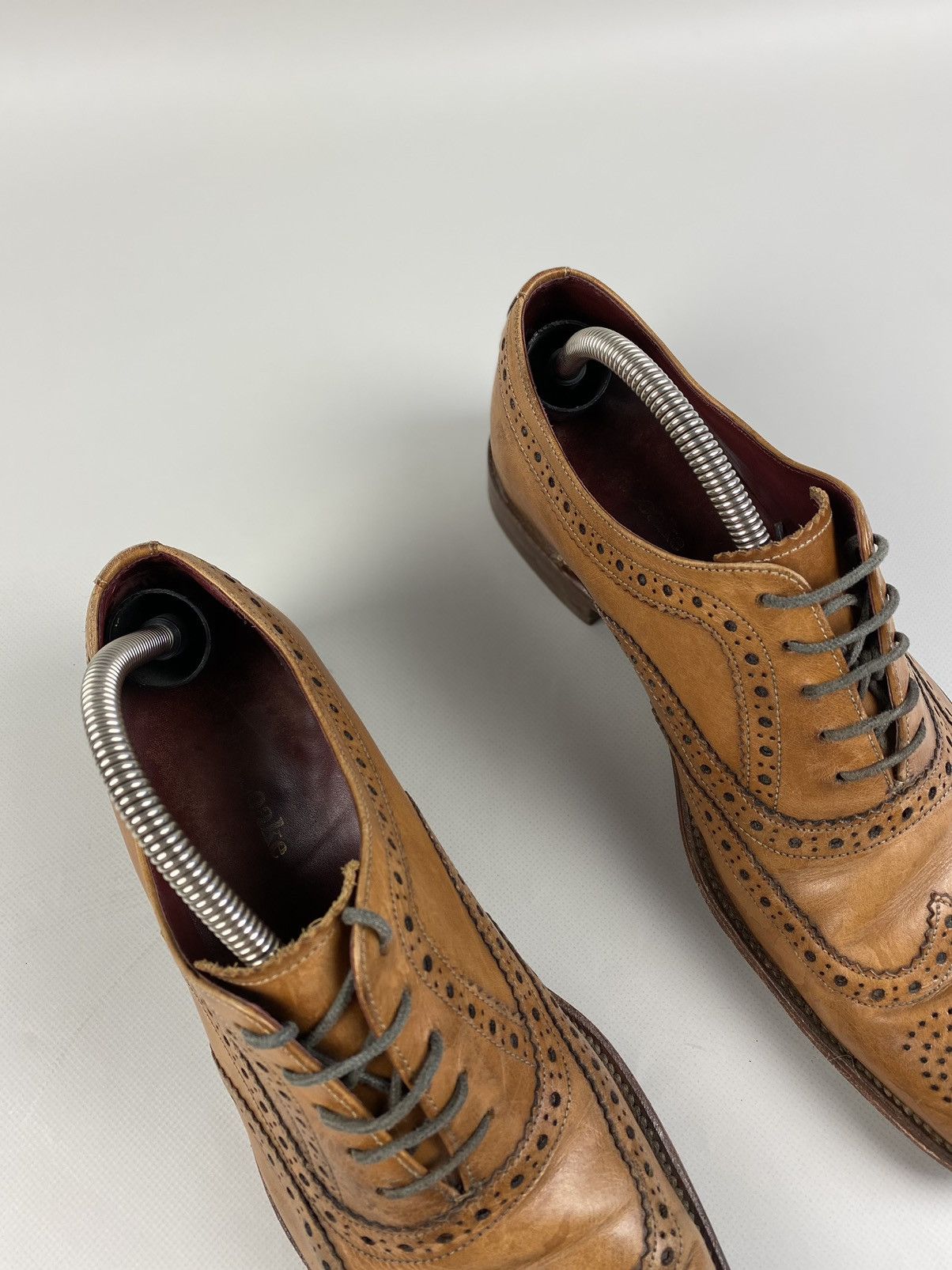 Loake Loake men’s leather formal brogues shoes Size US 9.5 / EU 42-43 - 4 Thumbnail