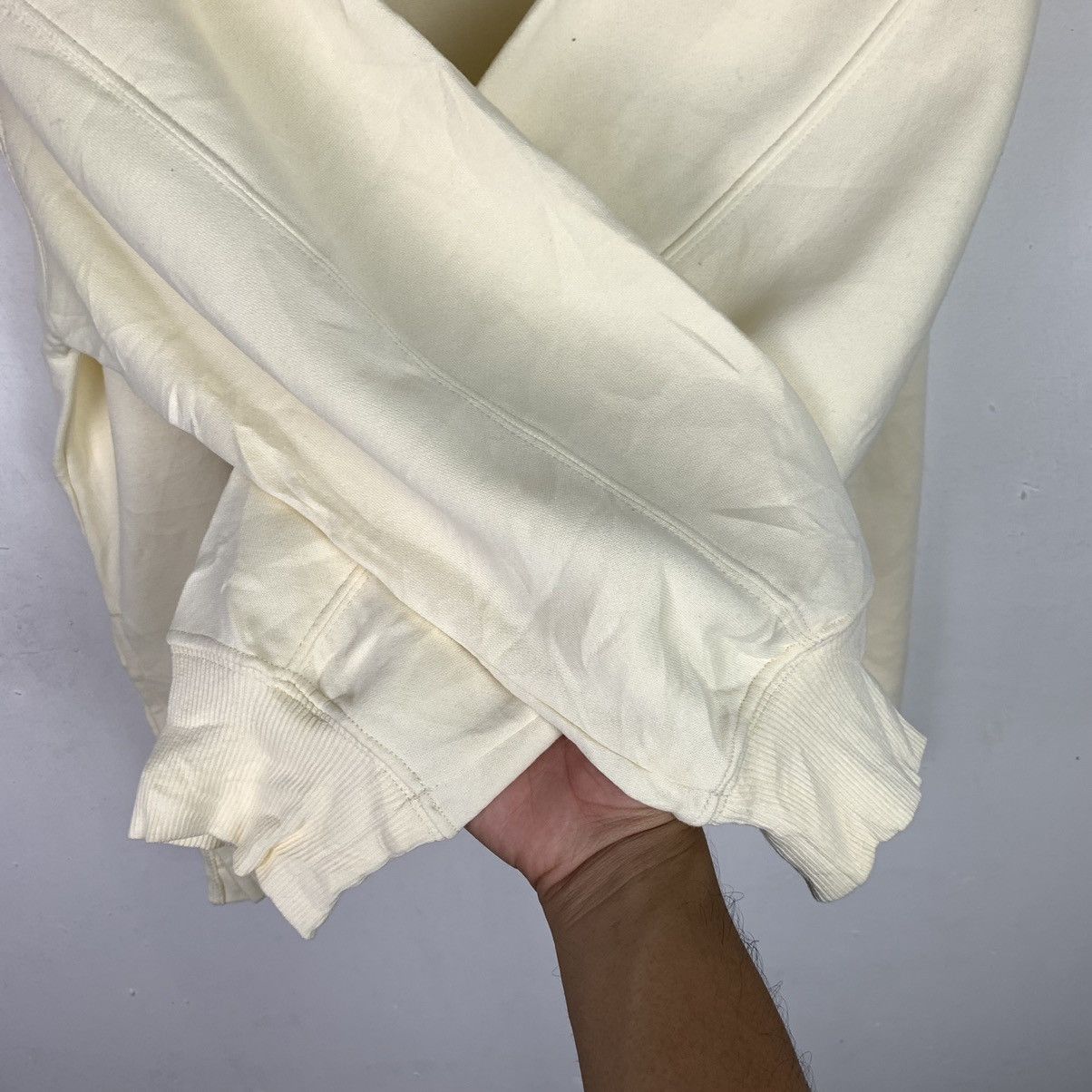 GU × Vintage Vintage White long sleeve Sweatshirt Size US L / EU 52-54 / 3 - 7 Thumbnail