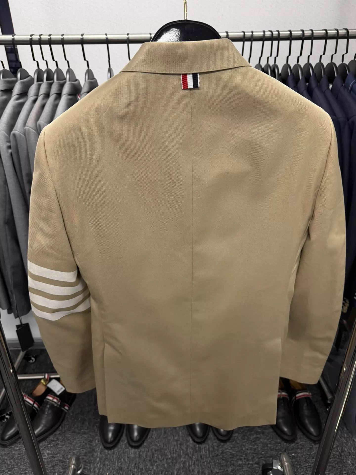 Thom Browne Thom Browne Rare 4-Bar Oatmeal Blazer Size1 BNWT Size US S / EU 44-46 / 1 - 2 Thumbnail