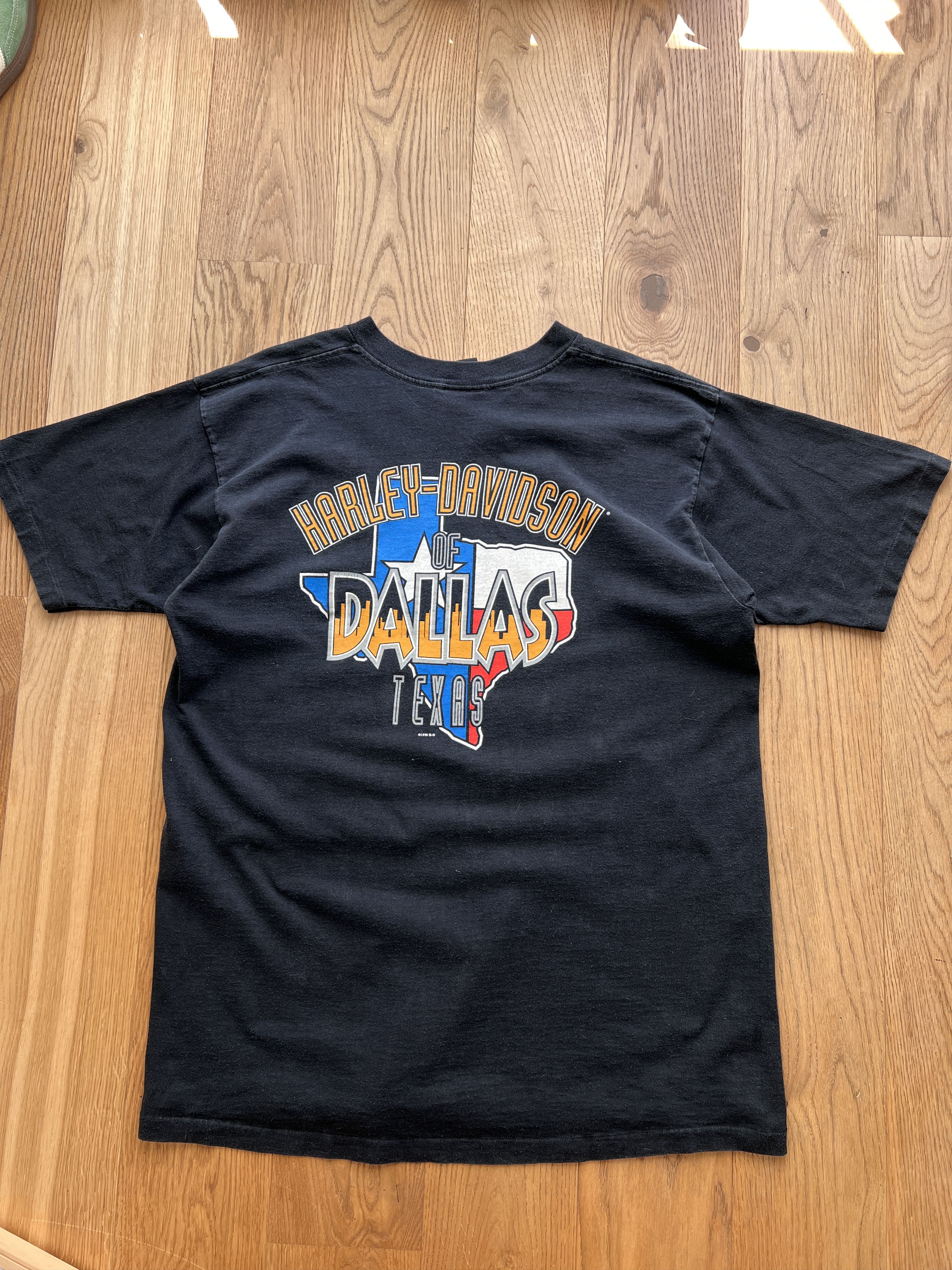 Harley Davidson Harley Davidson 1996 USA Dallas Texas t shirt single stitch Size US XL / EU 56 / 4 - 2 Thumbnail