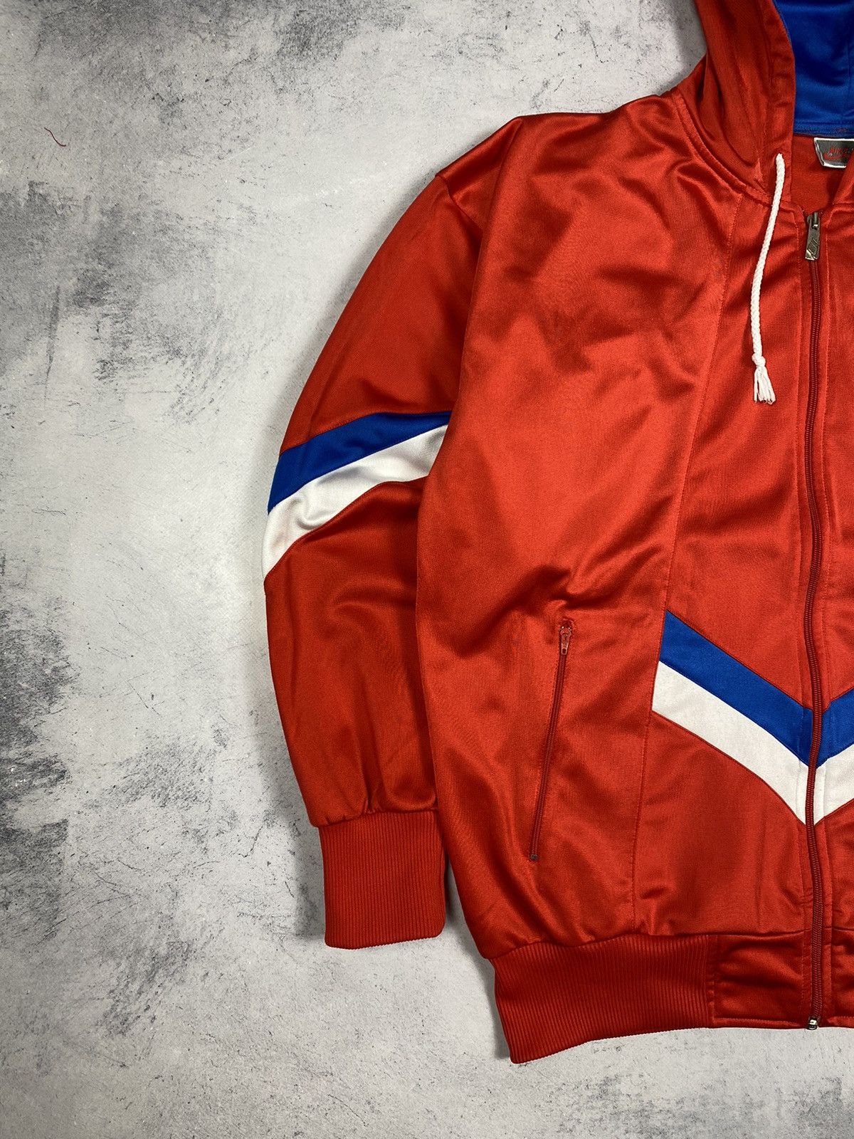 Nike Vintage 80s Nike Windbreaker Jacket Full Zip Hoodie Men’s Size US L / EU 52-54 / 3 - 8 Thumbnail