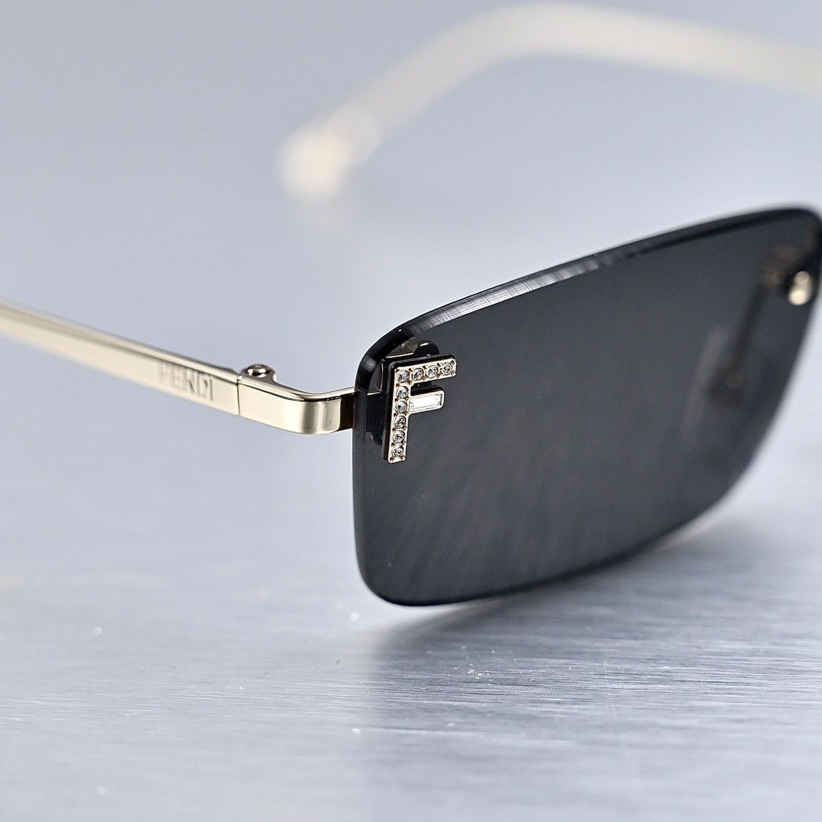 Fendi FENDI FE4172US SUNGLASSES Size ONE SIZE - 4 Thumbnail