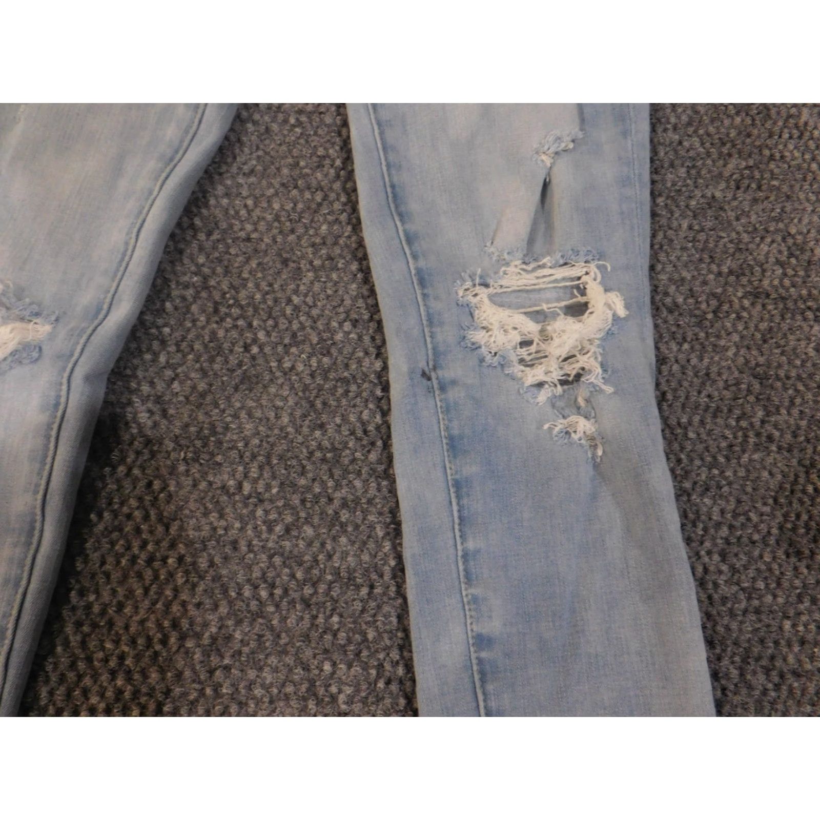 American Eagle Outfitters American Eagle Jeans Womens 6 Light Wash Jegging Distressed Ripped Super Stretch Size 28" / US 6 / IT 42 - 3 Thumbnail