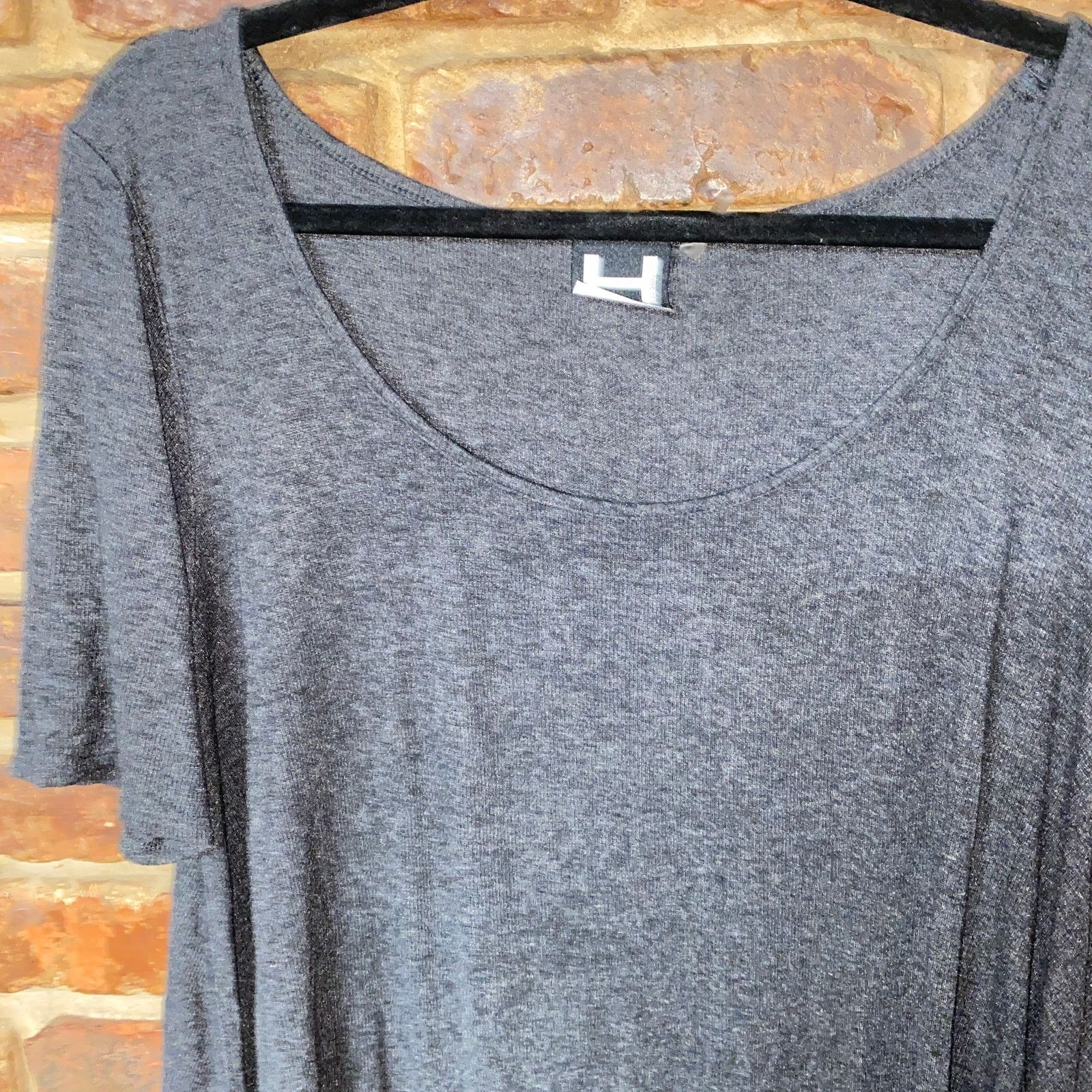 Other H by Bordeaux Gray Short Sleeve Asymmetrical Hem Top Medium Size M / US 6-8 / IT 42-44 - 2 Thumbnail