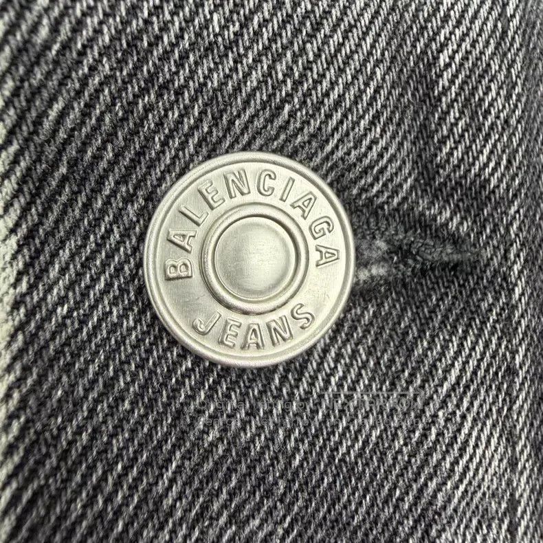 Balenciaga Balenciaga Smiley Print Denim Jacket Size US L / EU 52-54 / 3 - 5 Thumbnail