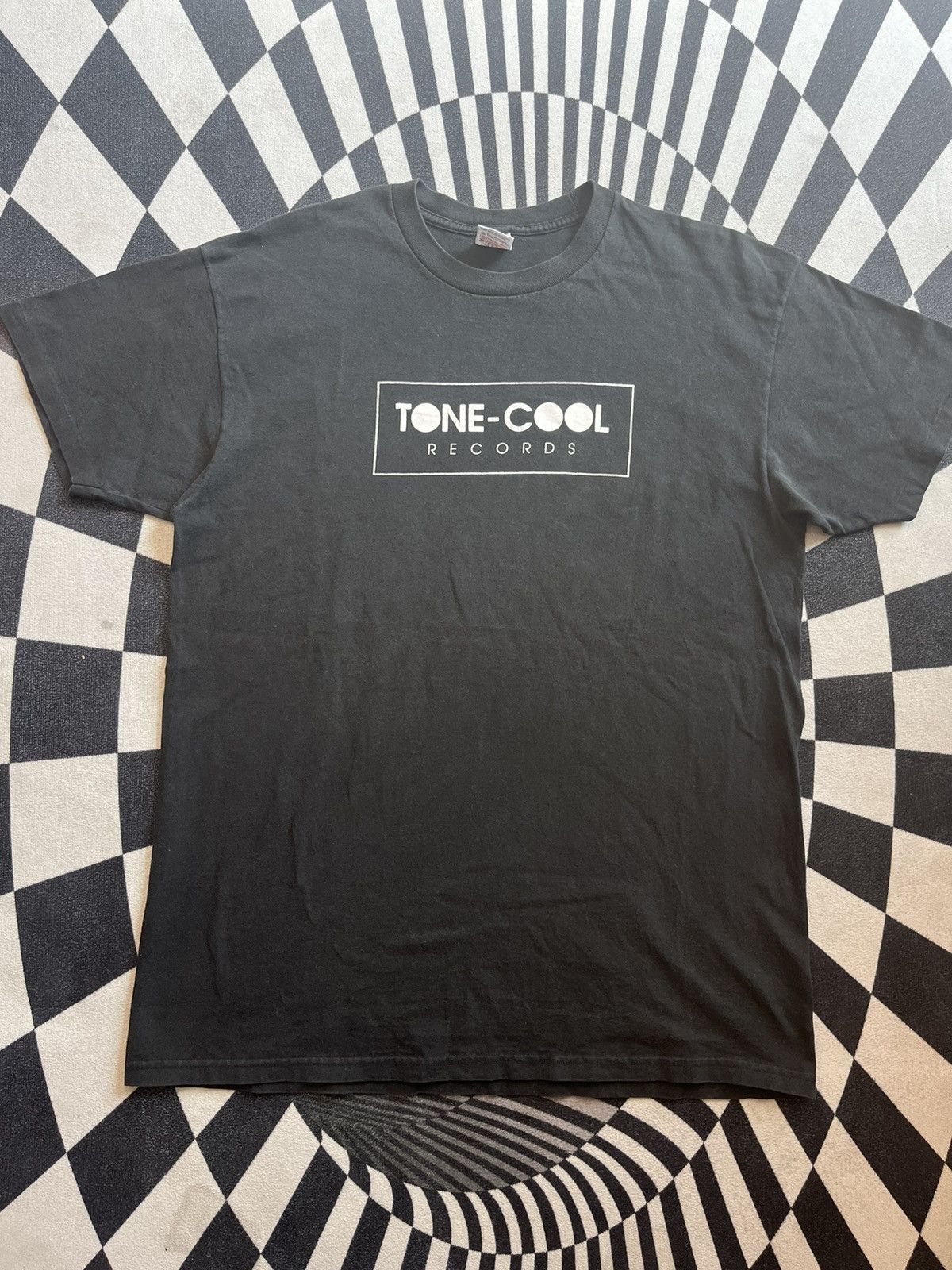 Band Tees Vintage TONE - COOL RECORDS 90’s Logo Tshirt Size US XL / EU 56 / 4 - 3 Thumbnail