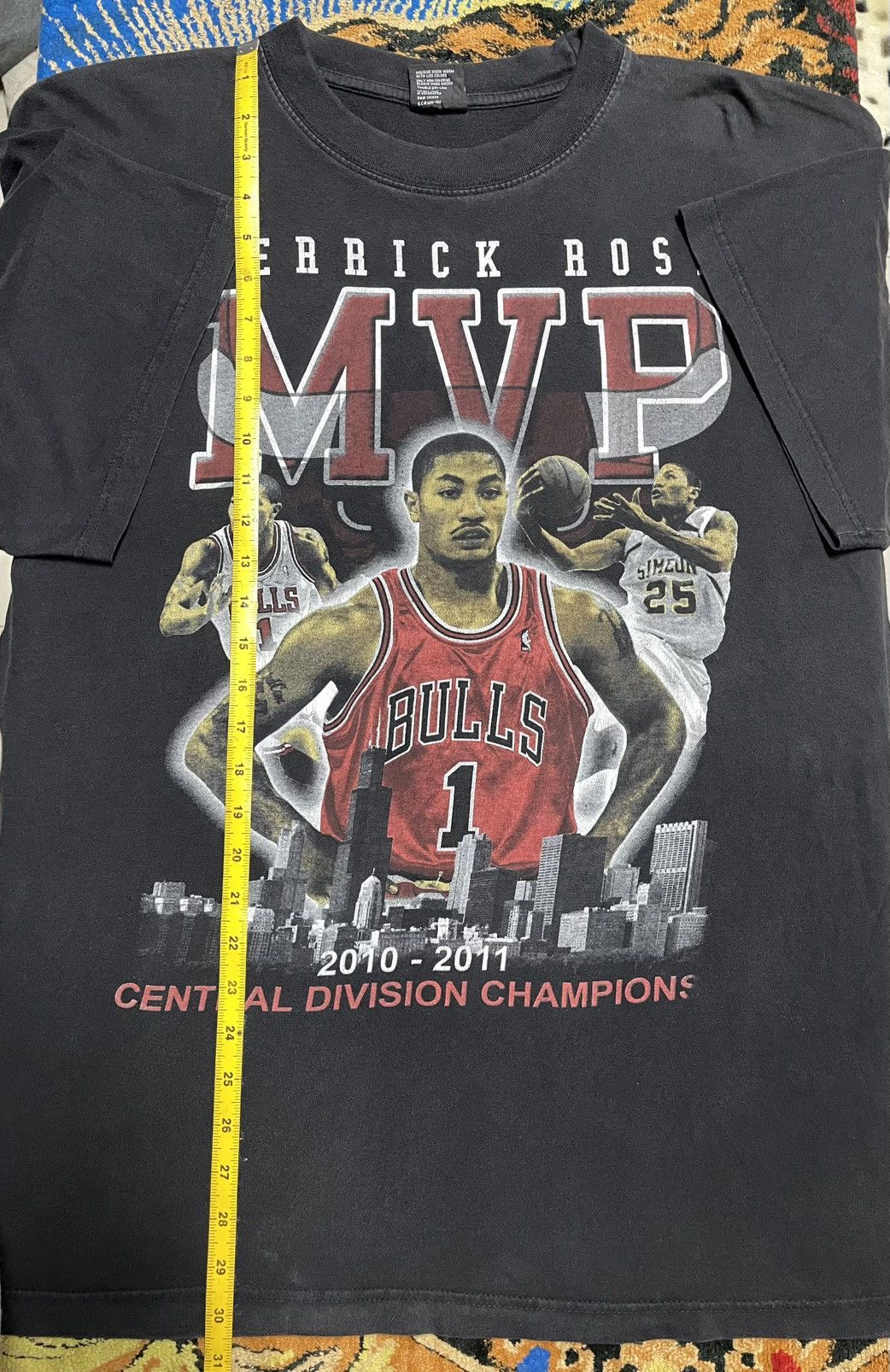 NBA Vintage 00s Derrick Rose MVP T-Shirt. Size US XXL / EU 58 / 5 - 8 Thumbnail