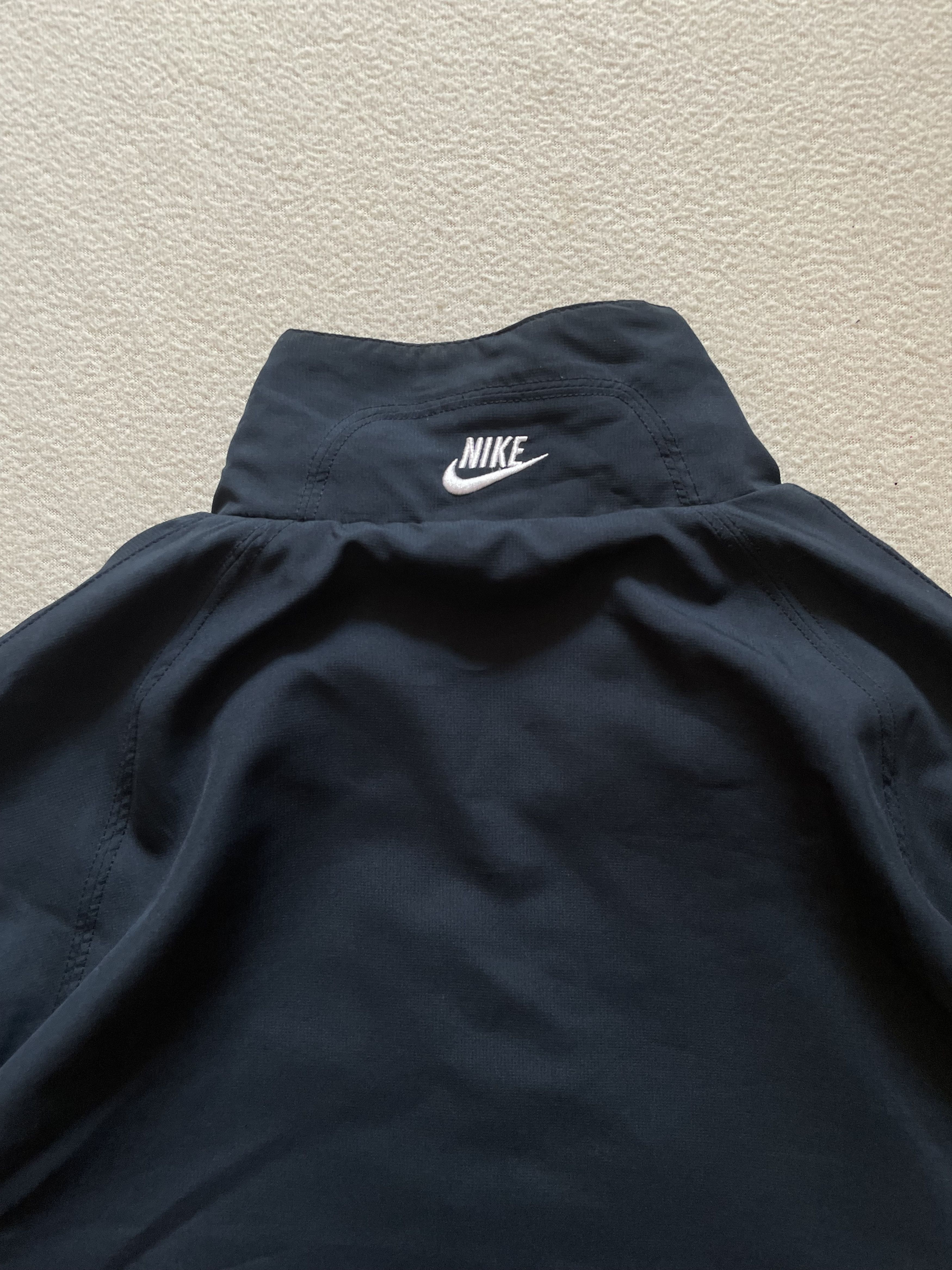 Nike Vintage 00s Nike Light Jacket/Windbreaker Mini Logo Boxy Fit Size US L / EU 52-54 / 3 - 8 Thumbnail