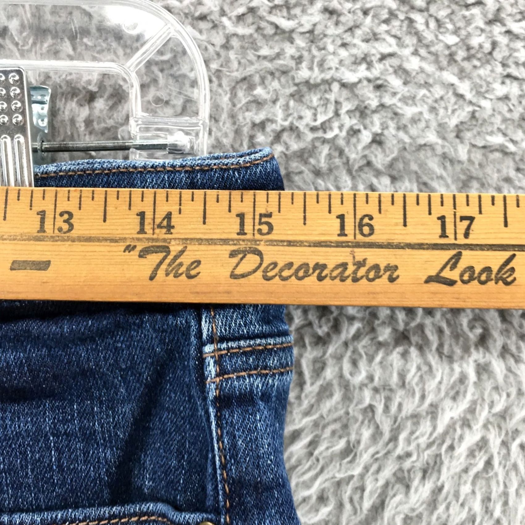 Loft LOFT Jeans Shorts Denim 25 Blue Mid Rise Dark Wash Casual Zip 5-Pocket Womens Size 42" / US 20 - 4 Thumbnail