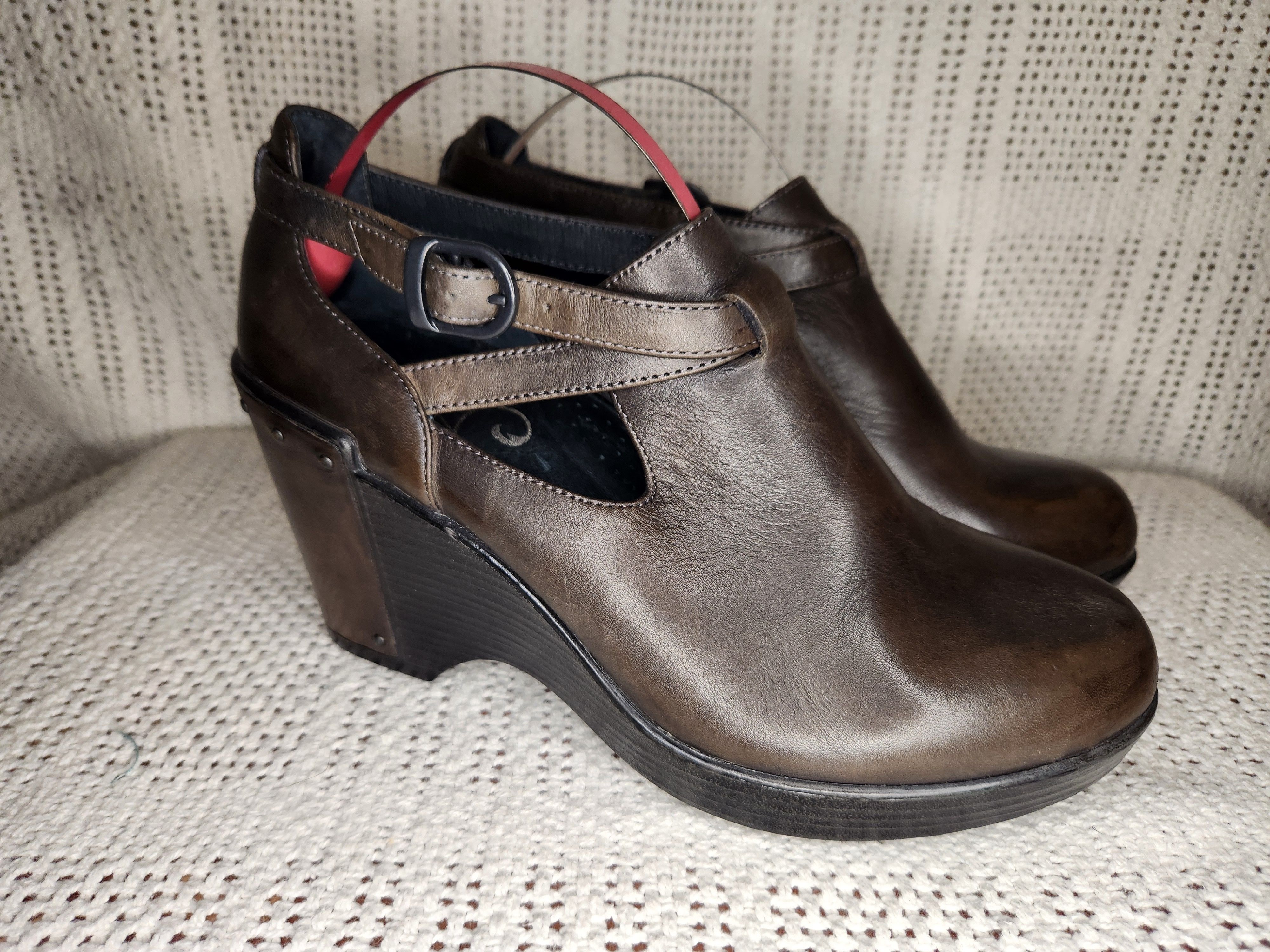 Dansko bootie crossed strap buckle Size US 7 / IT 37 - 2 Thumbnail