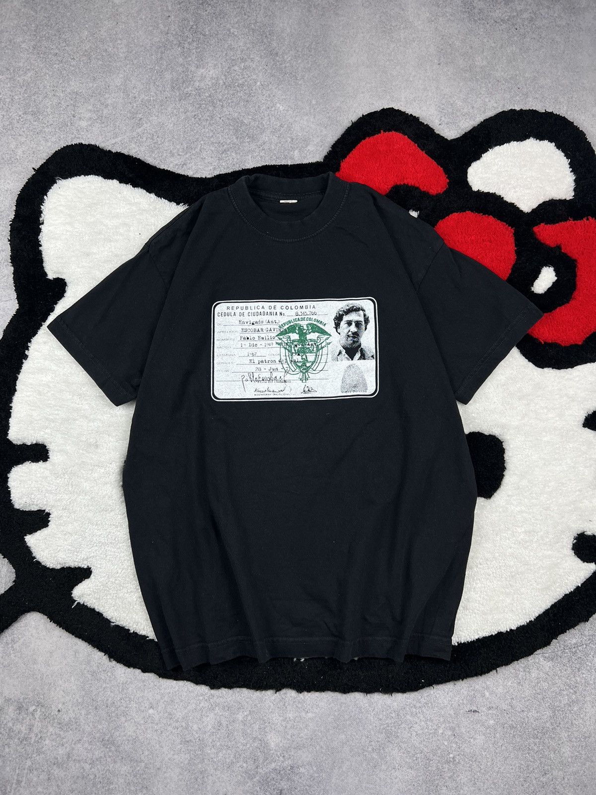 Vintage Crazy Y2K Vintage Pablo Escobar Cocaine Drug Dealer Tee Size US XL / EU 56 / 4 - 1 Thumbnail