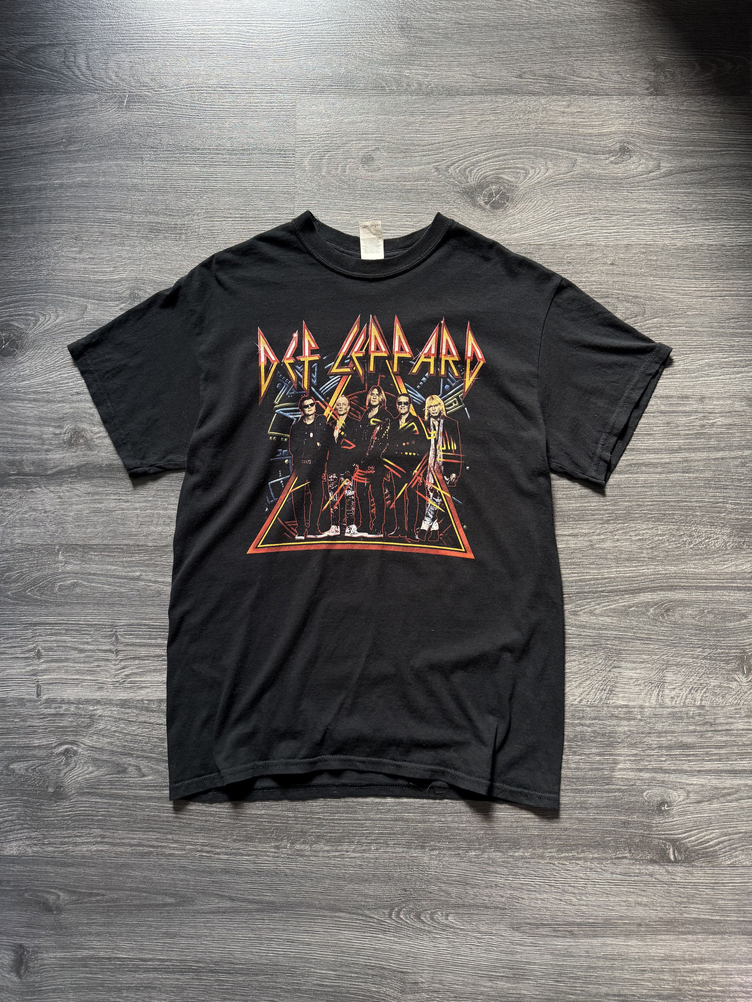 Band Tees Gildan Def Leppard Tour 2019 Band Tee Size M Size US M / EU 48-50 / 2 - 1 Thumbnail