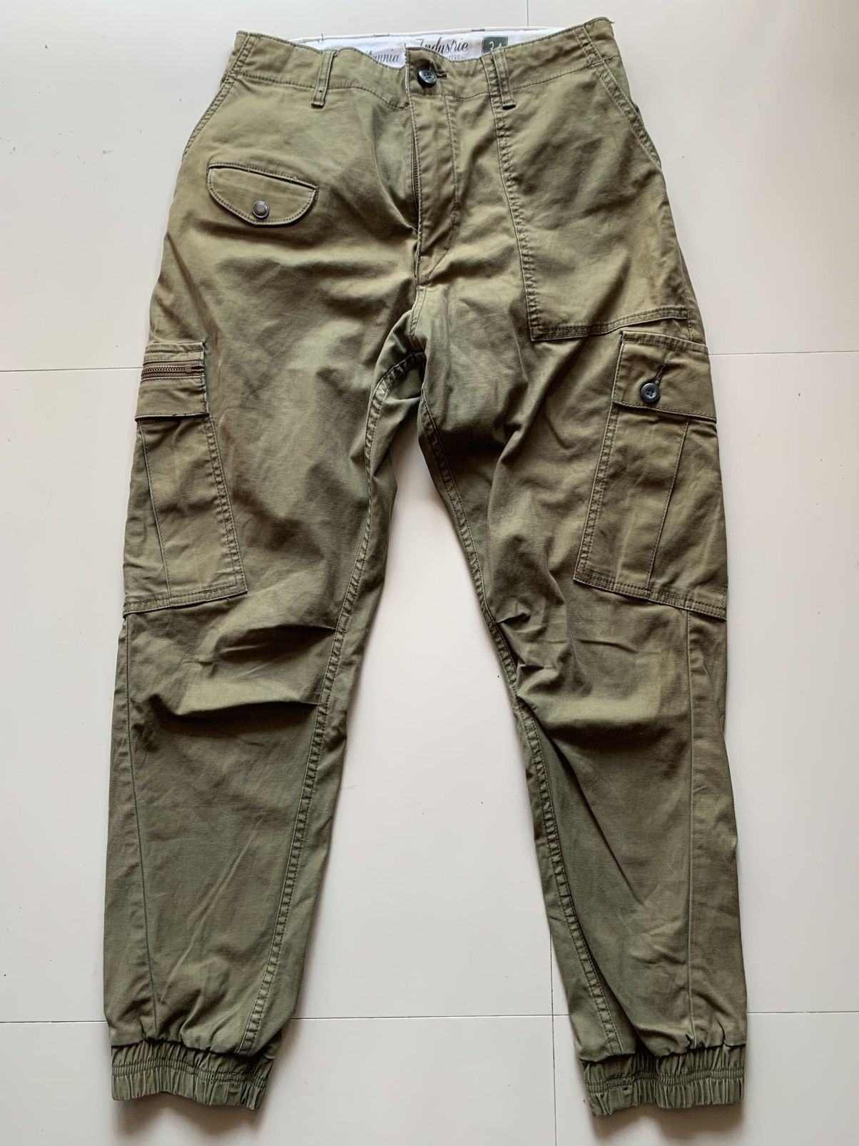 Garment Reproduction of Workers Utility Cargo Jogger x Fatique Pants – Tapered Fit Size US 30 / EU 46 - 1 Thumbnail