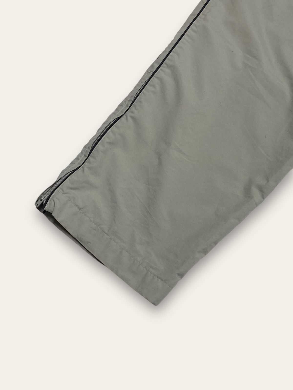 Nike 90s Vintage NIKE Grey Minimalistic Logo Wide Baggy Pants Size US 38 / EU 54 - 8 Thumbnail