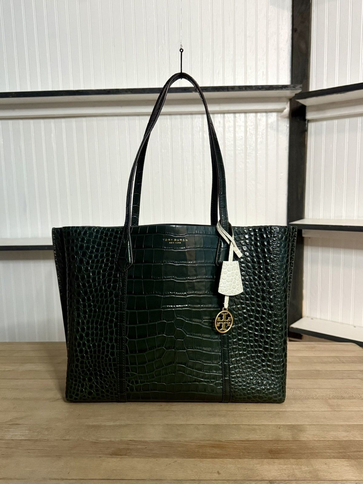 Tory Burch Tory Burch Green Embossed Croc Leather Tote Bag Purse Size ONE SIZE - 1 Thumbnail