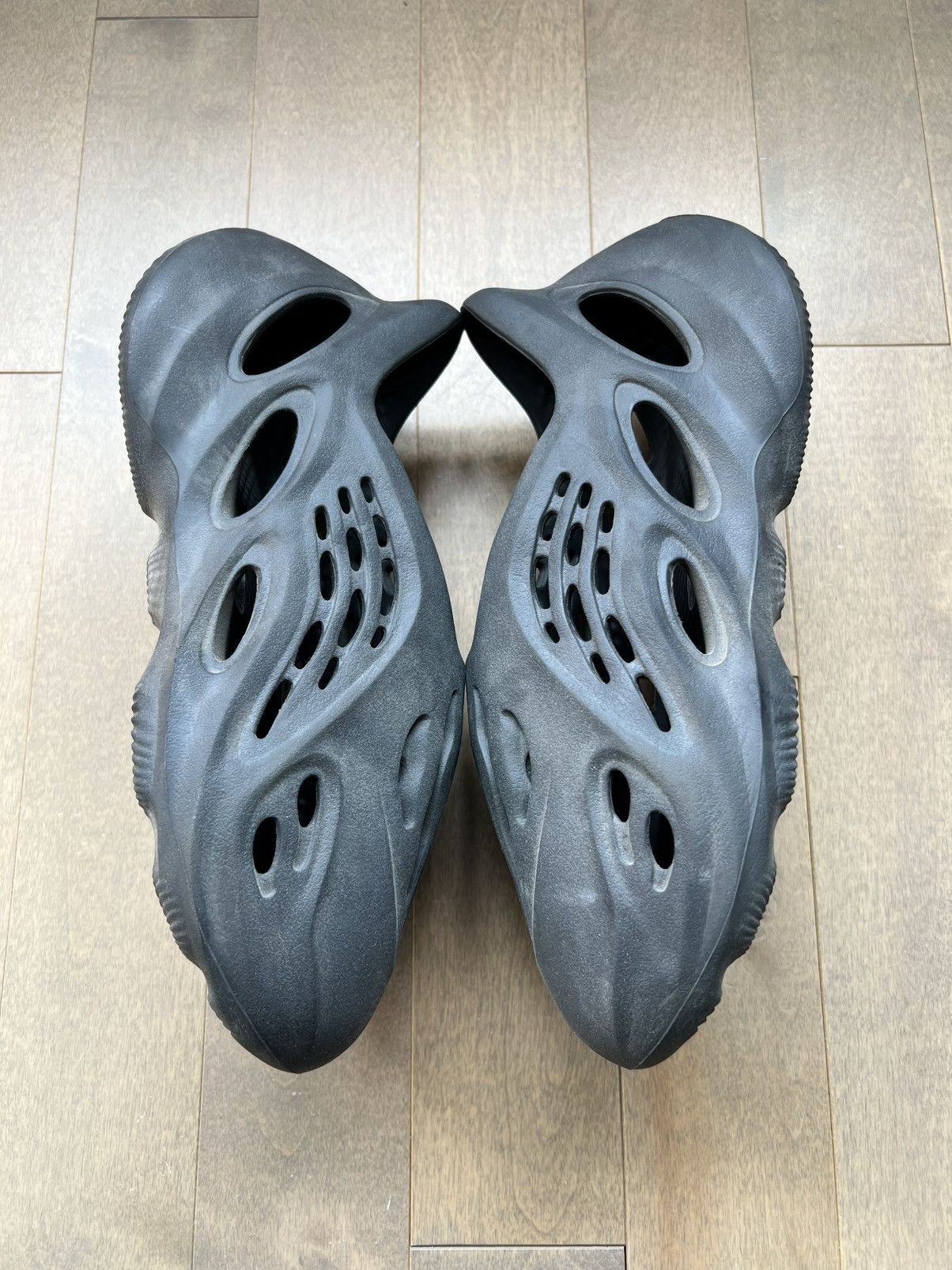 Adidas × Yeezy Yeezy Foam RNR Onyx Size US 10 / EU 43 - 6 Thumbnail