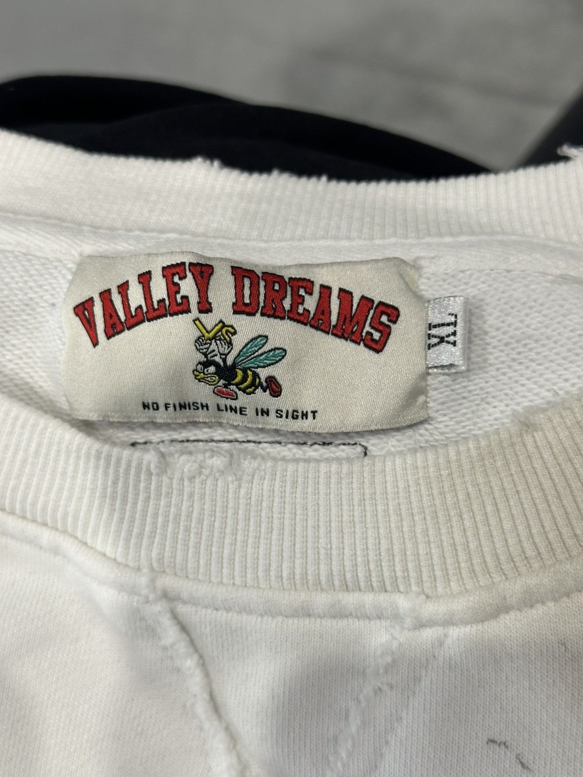 Vale Vale “insignia” white crewneck sweatshirt Size US XL / EU 56 / 4 - 3 Thumbnail