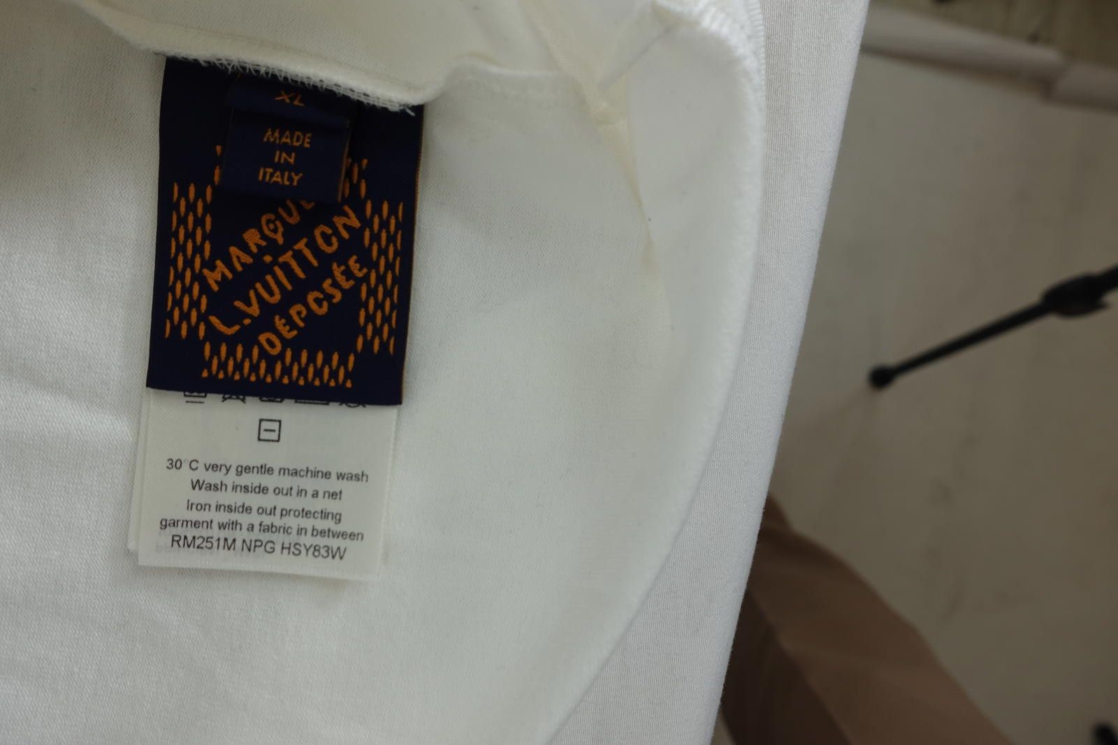 Louis Vuitton Louis Vuitton 'Le Monde Est A Vous" T-Shirt in White Size US XL / EU 56 / 4 - 6 Thumbnail