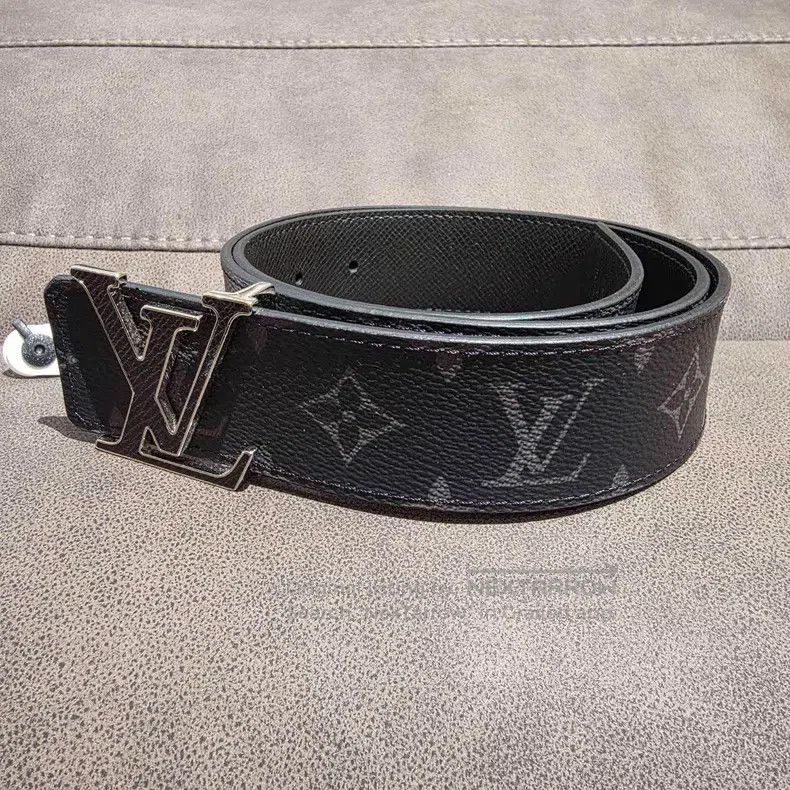 Louis Vuitton Louis Vuitton Black presbyopic with cowhide reversible lea Size ONE SIZE - 1 Thumbnail