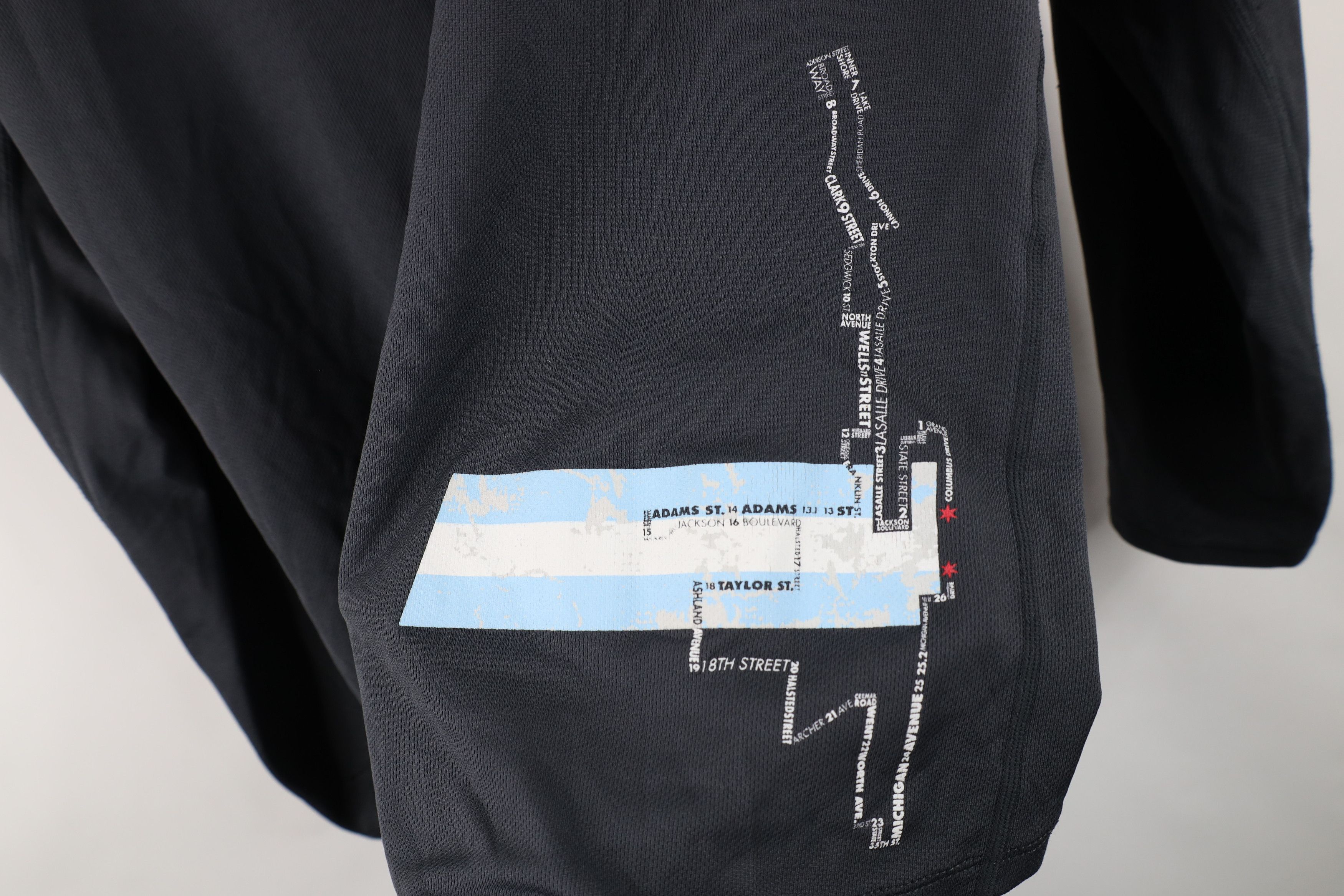 Nike Y2K Nike Chicago Marathon Center Swoosh Long Sleeve T-Shirt Size US XXL / EU 58 / 5 - 10 Thumbnail