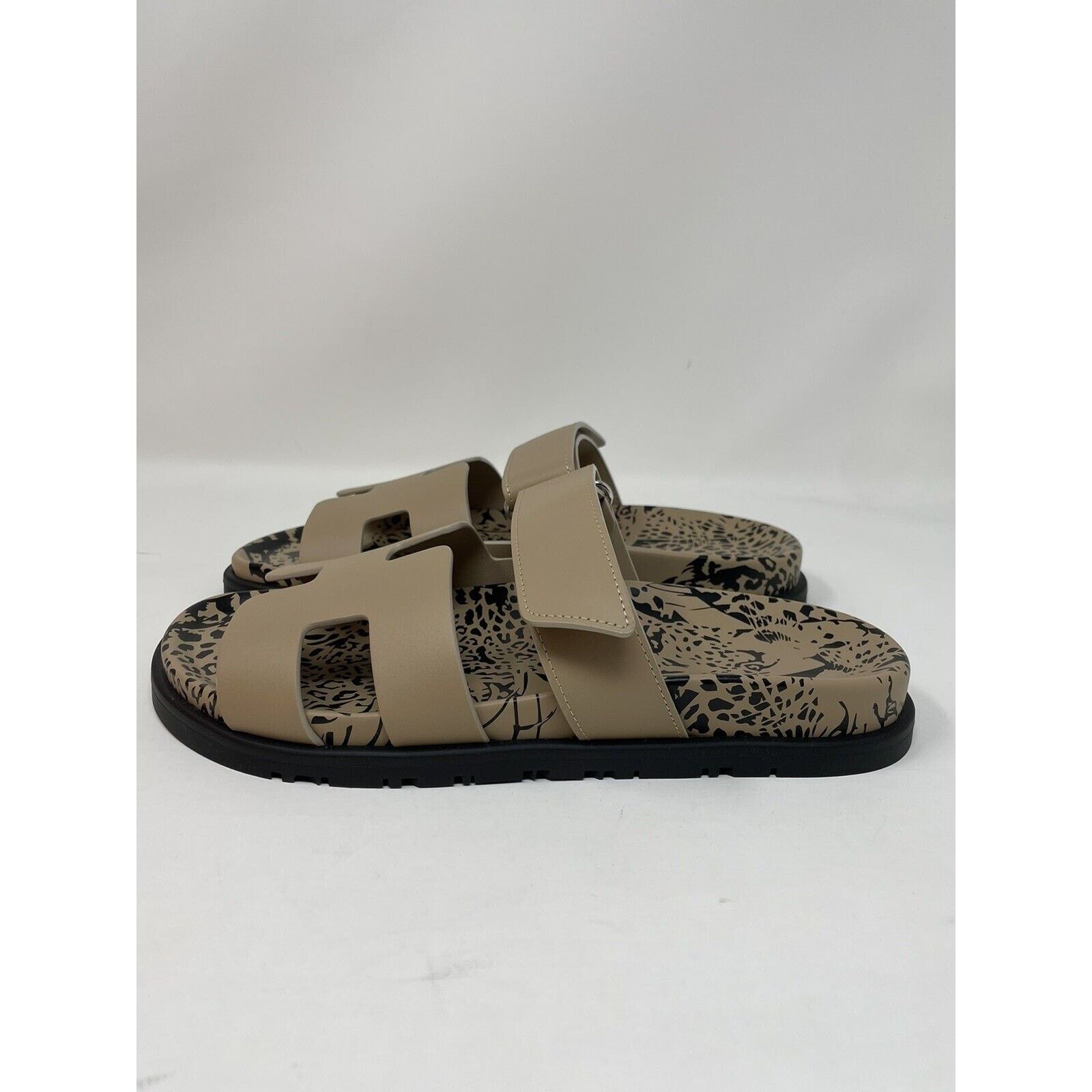 Hermes Heremes Chypre Smooth Calfskin Leopard Techno Sandal 38 NIB Size US 7 / IT 37 - 13 Thumbnail