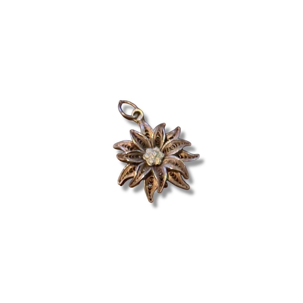 Designer Vintage Sterling Silver Flower Pendant/Charm Size ONE SIZE - 1 Thumbnail