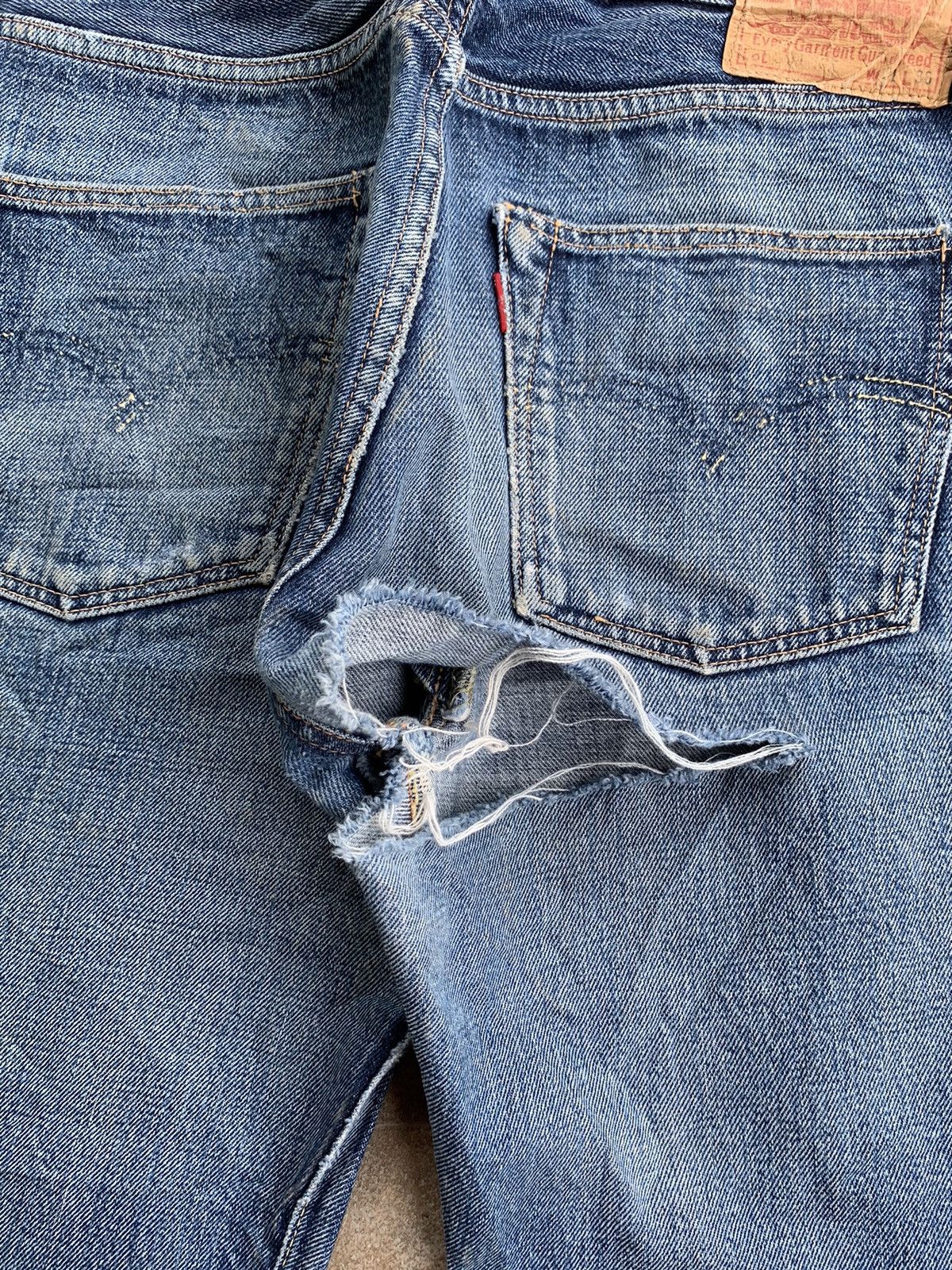 Levi's Vintage Levis Big E 501XX Selvedge Distressed Denim Size US 30 / EU 46 - 18 Thumbnail