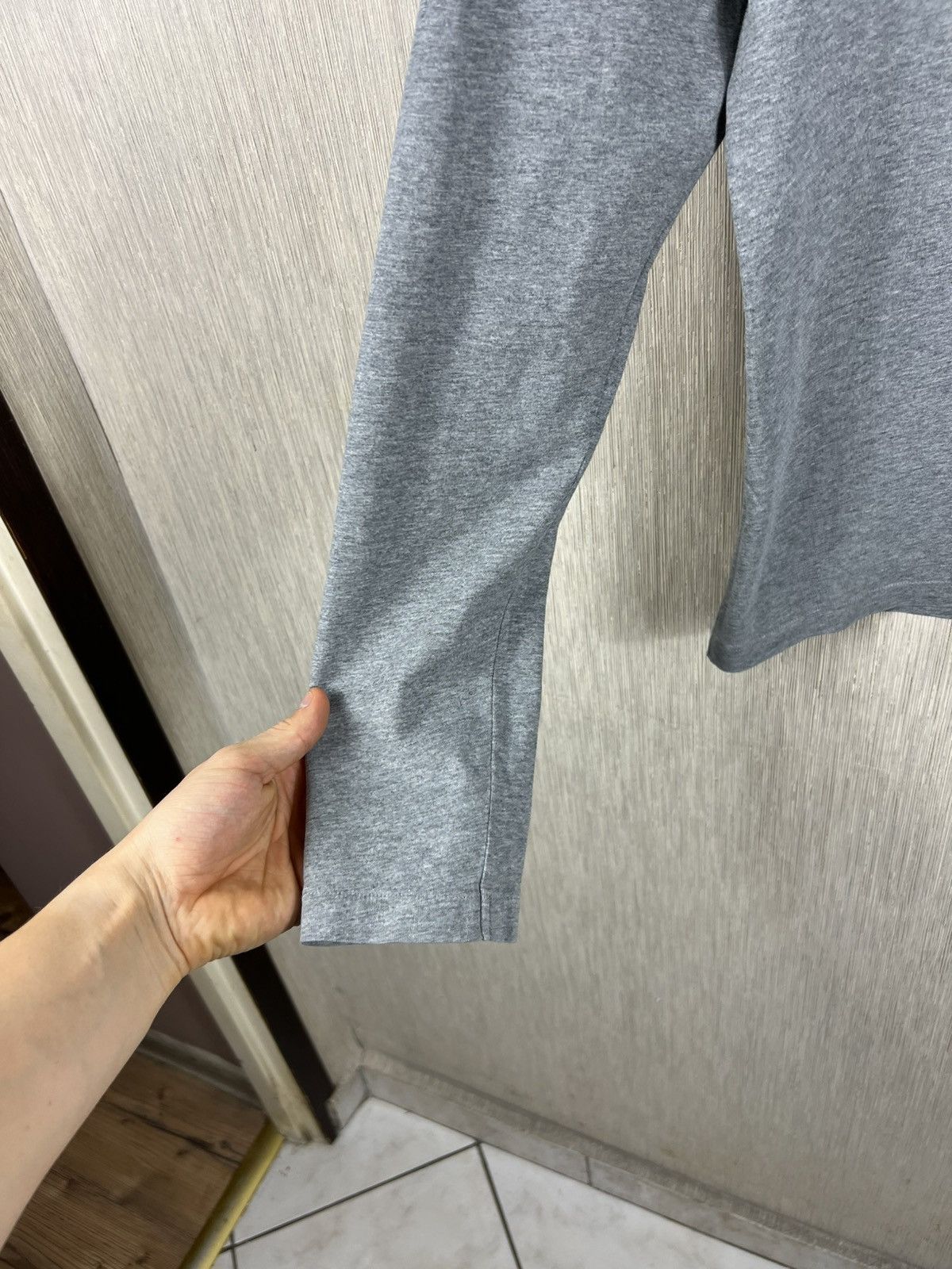 Acne Studios Acne Studios tage face chest logo emote long sleeve tee Size US L / EU 52-54 / 3 - 12 Thumbnail