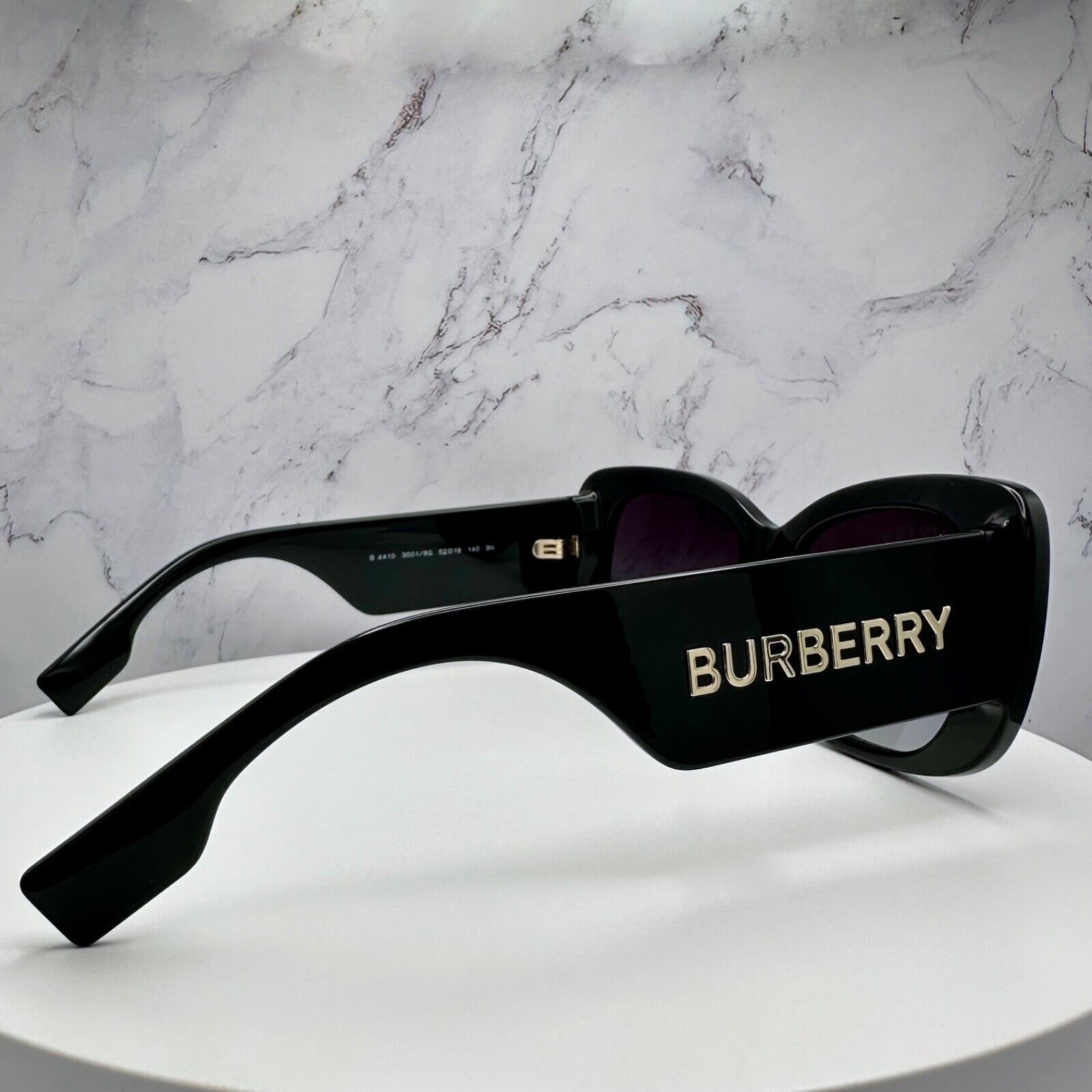 Burberry Burberry Sunglasses Black Acetate Gold Metal Logo Oversized Size ONE SIZE - 5 Thumbnail