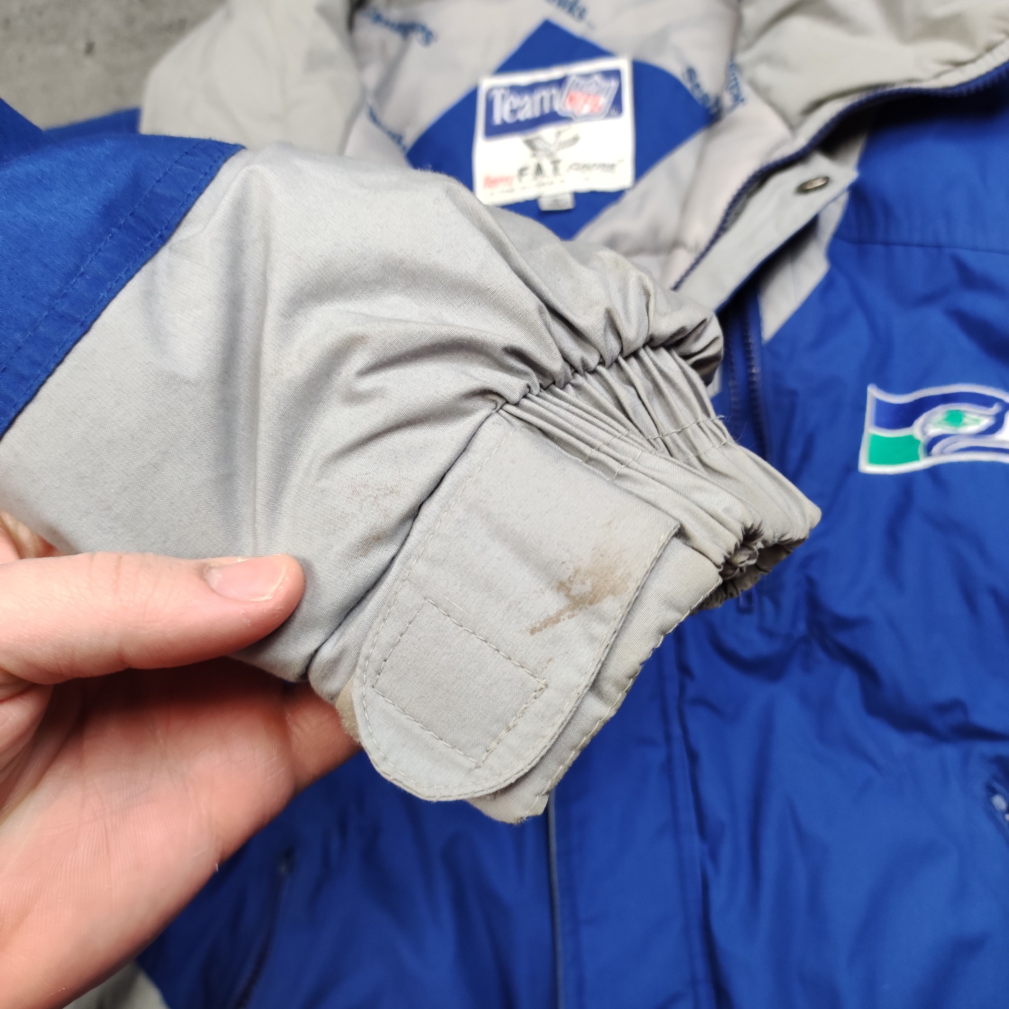 NFL × Vintage RARE Korean NFL Seattle Seahawks 90s Heavy Puffer Jacket Size US XL / EU 56 / 4 - 6 Thumbnail