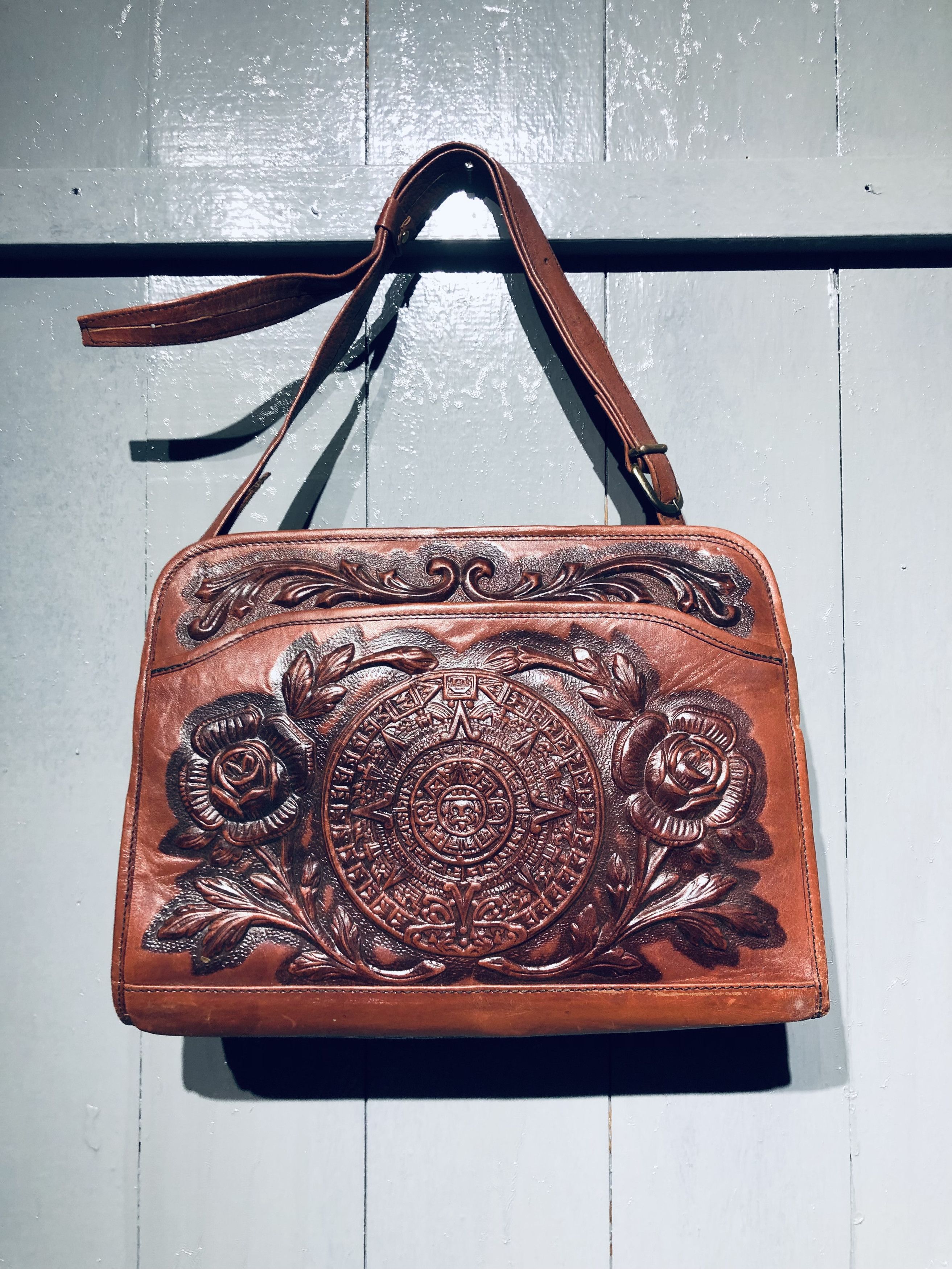 Leather × Vintage Vintage ‼️Mount-Abur Brown Carved Leather Shoulder Bag Size ONE SIZE - 4 Thumbnail