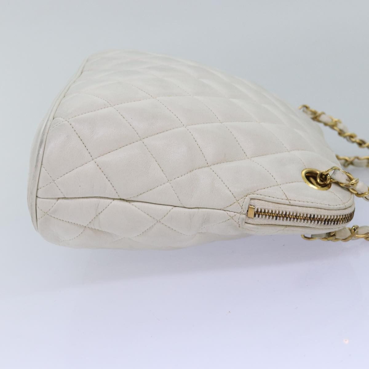 Chanel CHANEL Matelasse Chain Shoulder Bag Leather White CC Size ONE SIZE - 4 Thumbnail