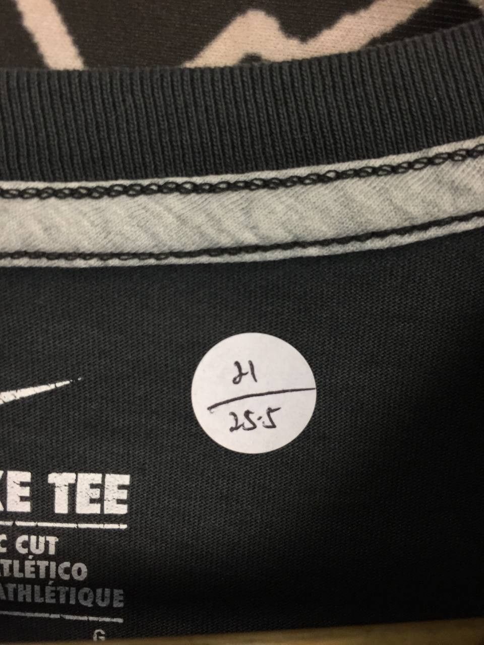 Nike Nike Shibuya Scramble Japan Exclusive DJ Cat Turntable Tee Size US L / EU 52-54 / 3 - 11 Thumbnail